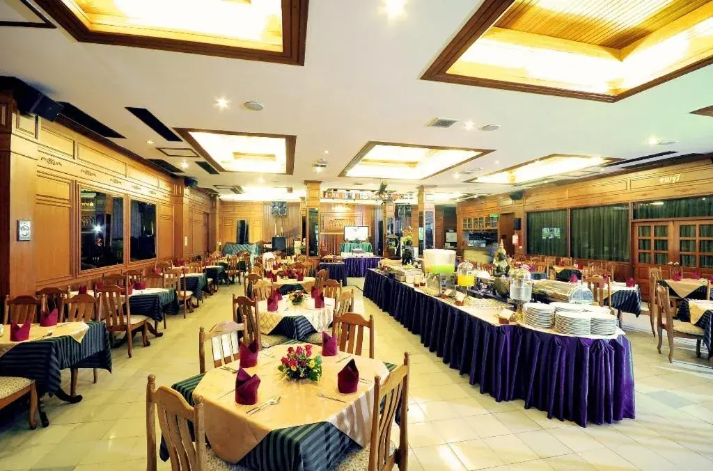 Restaurant/places to eat in Maeyom Palace Hotel Restaurant/places to eat in Maeyom Palace Hotel