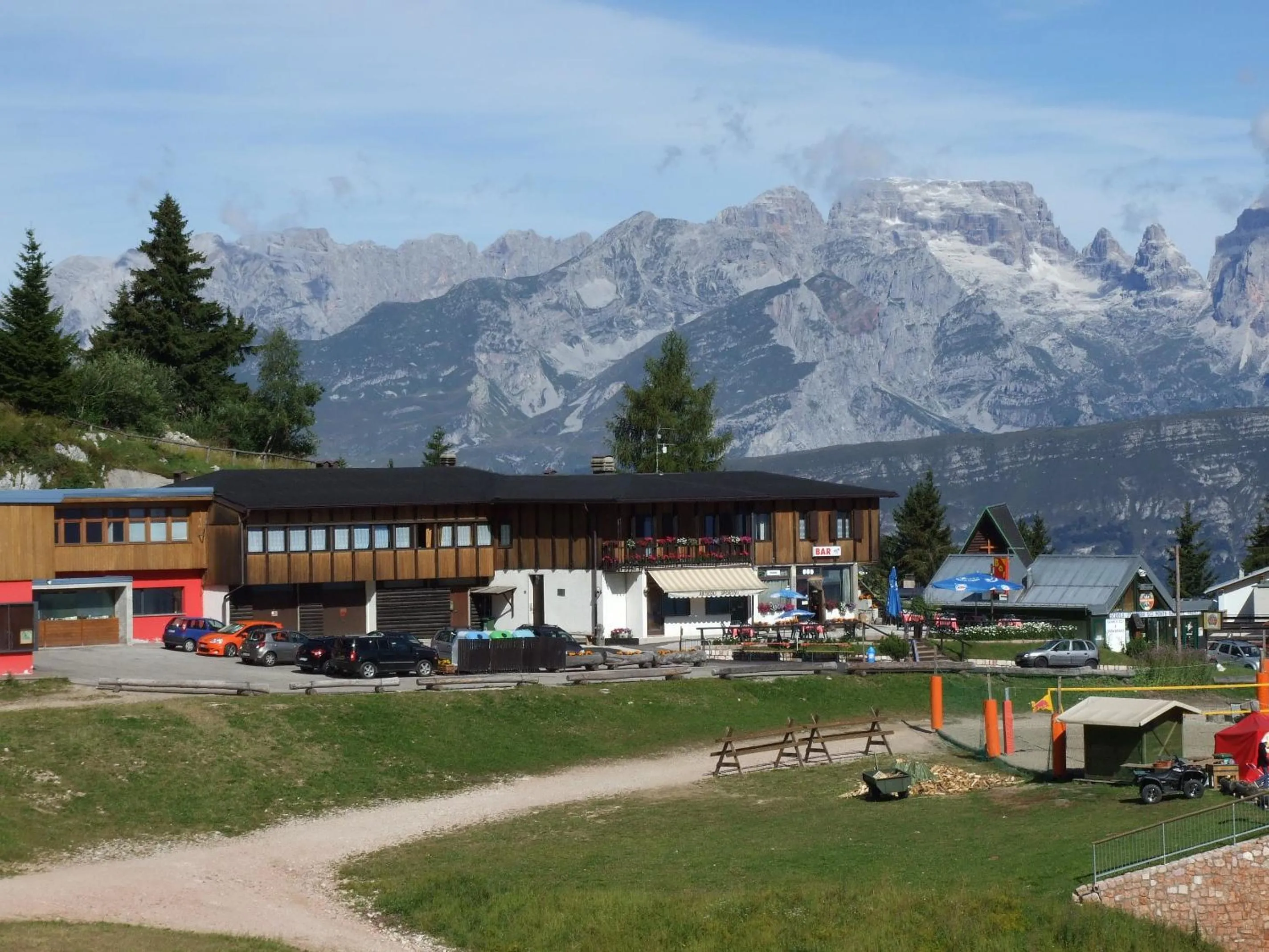 Facade/entrance in Residence Prada