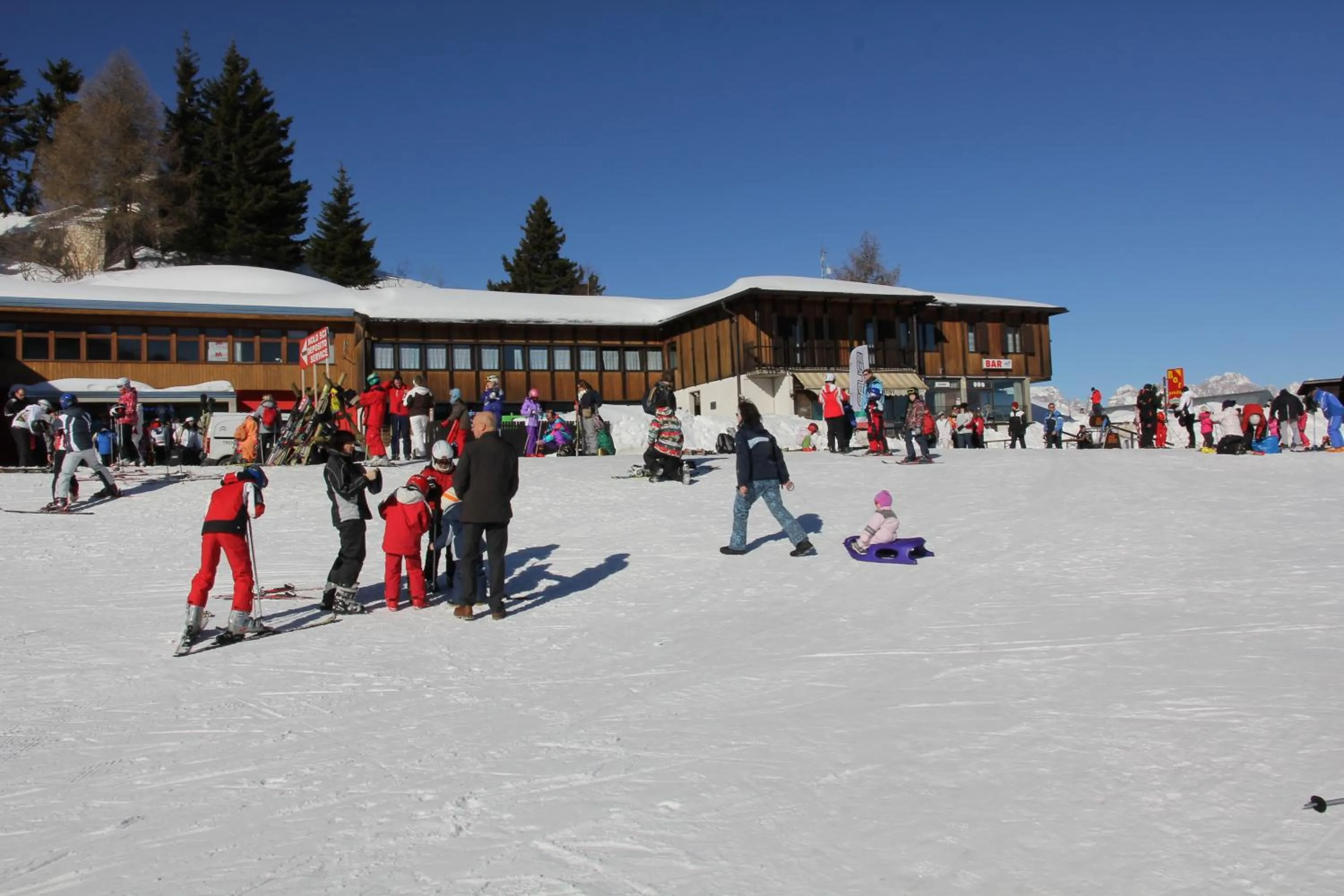 Facade/entrance in Residence Prada