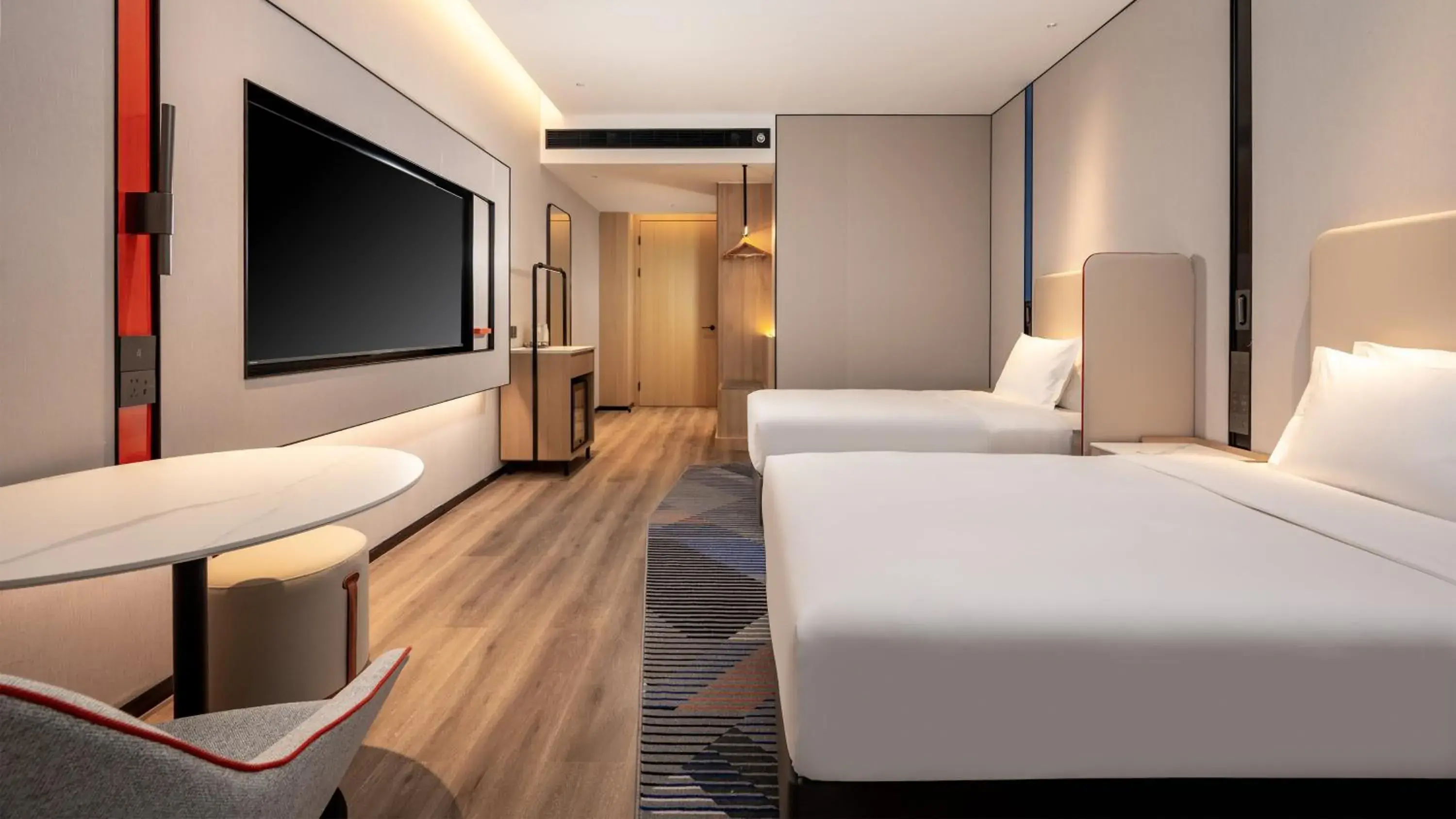 Standard Double Room with Two Double Beds and City View in Holiday Inn Express Chengdu Phoenix Mountain by IHG Standard Double Room with Two Double Beds and City View in Holiday Inn Express Chengdu Phoenix Mountain by IHG
