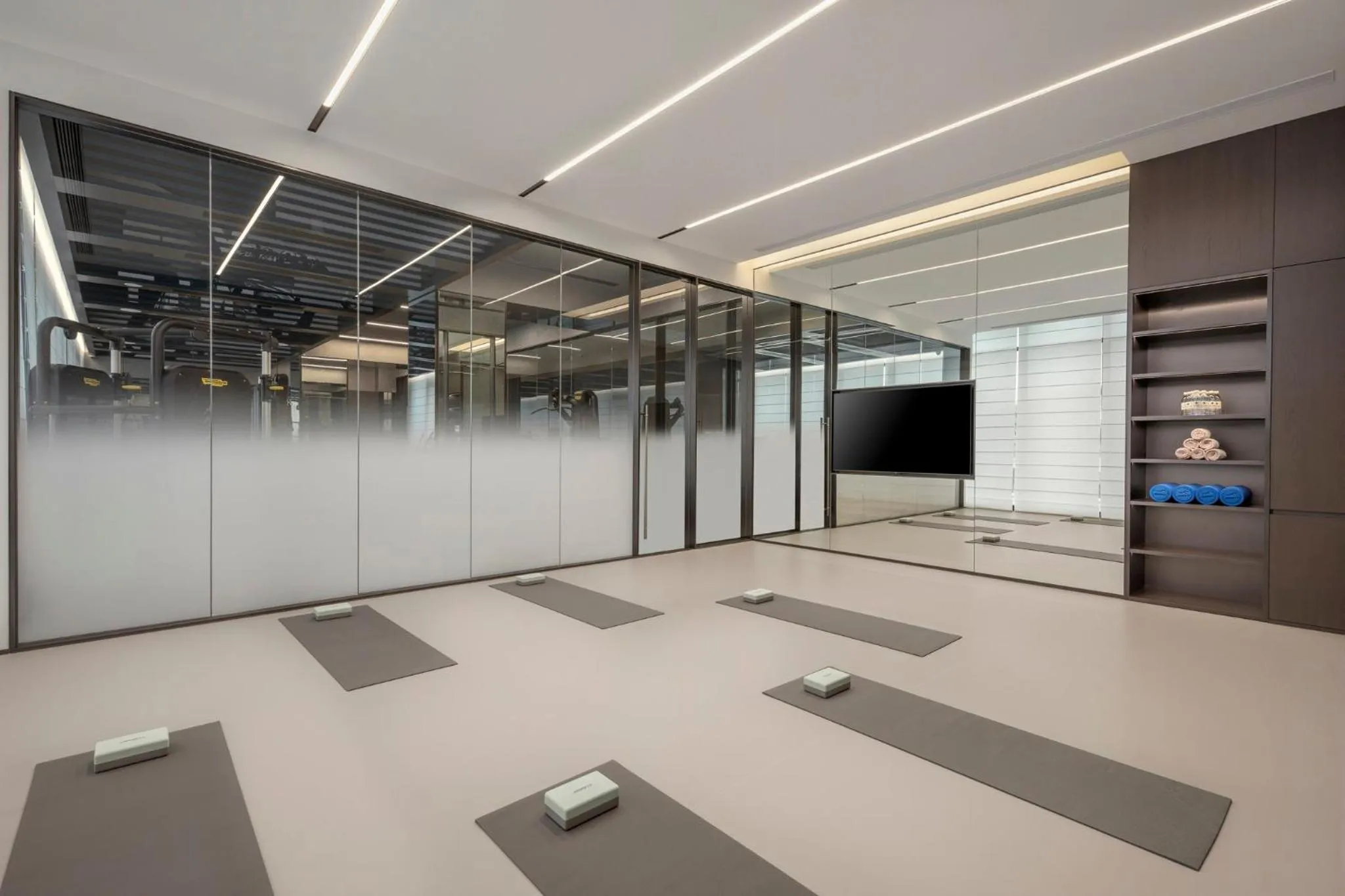 Fitness centre/facilities in Crowne Plaza Linyi Olympic Sports Centre by IHG