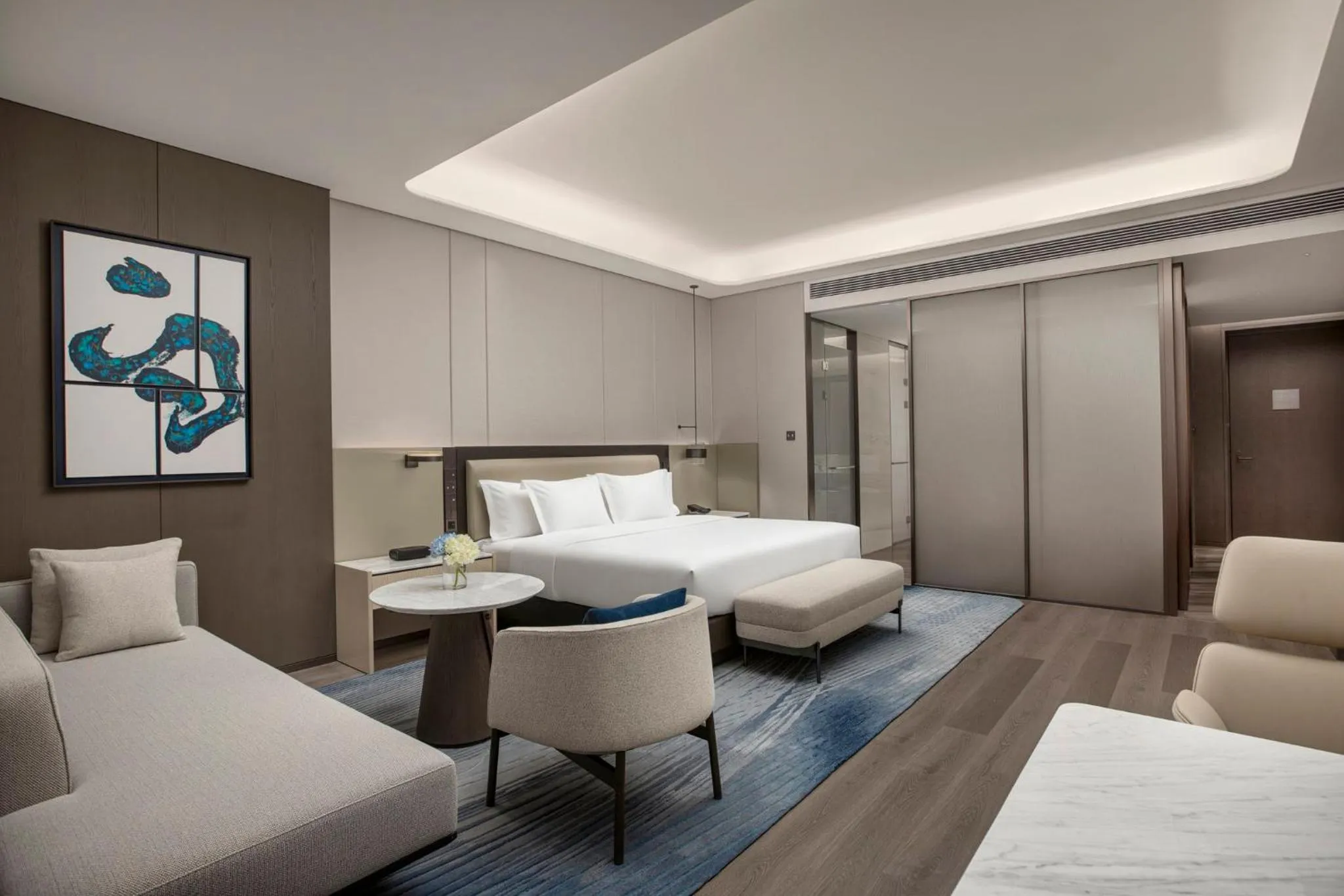 Photo of the whole room, Bed in Crowne Plaza Linyi Olympic Sports Centre by IHG