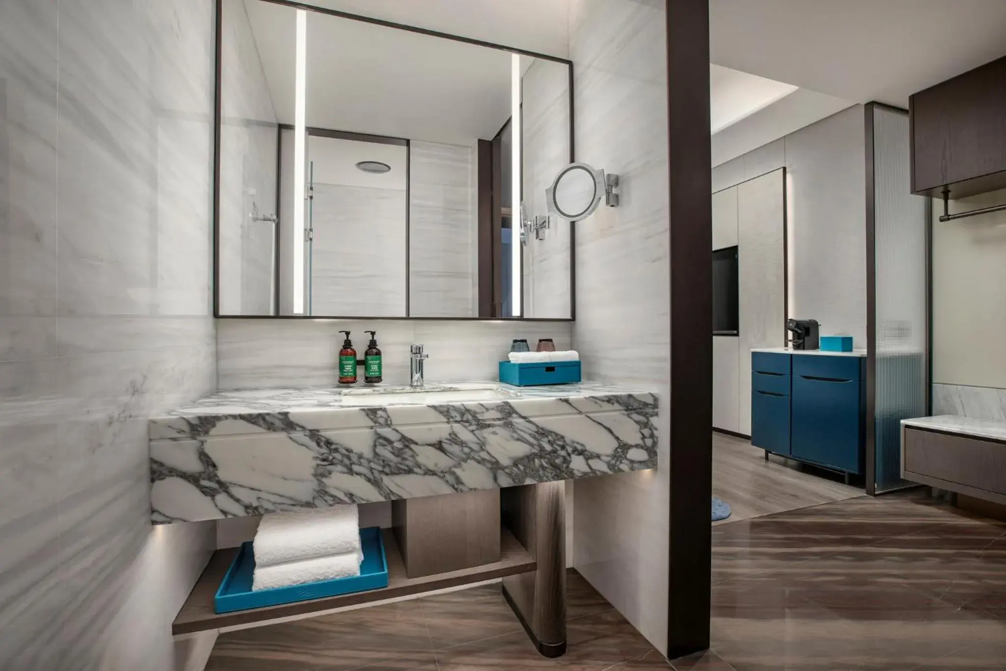 Standard King Room in Crowne Plaza Linyi Olympic Sports Centre by IHG Standard King Room in Crowne Plaza Linyi Olympic Sports Centre by IHG