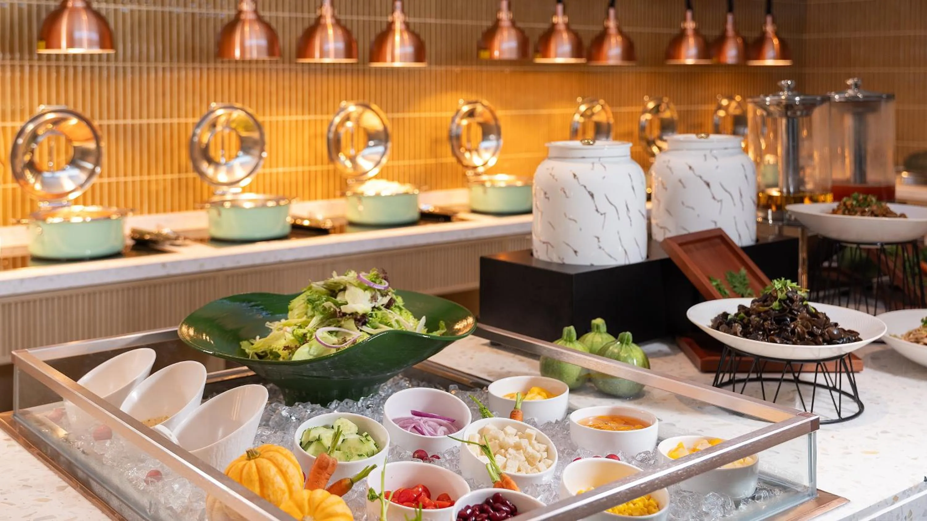 Restaurant/places to eat in EVEN Hotel Chengdu Phoenix Mountain by IHG