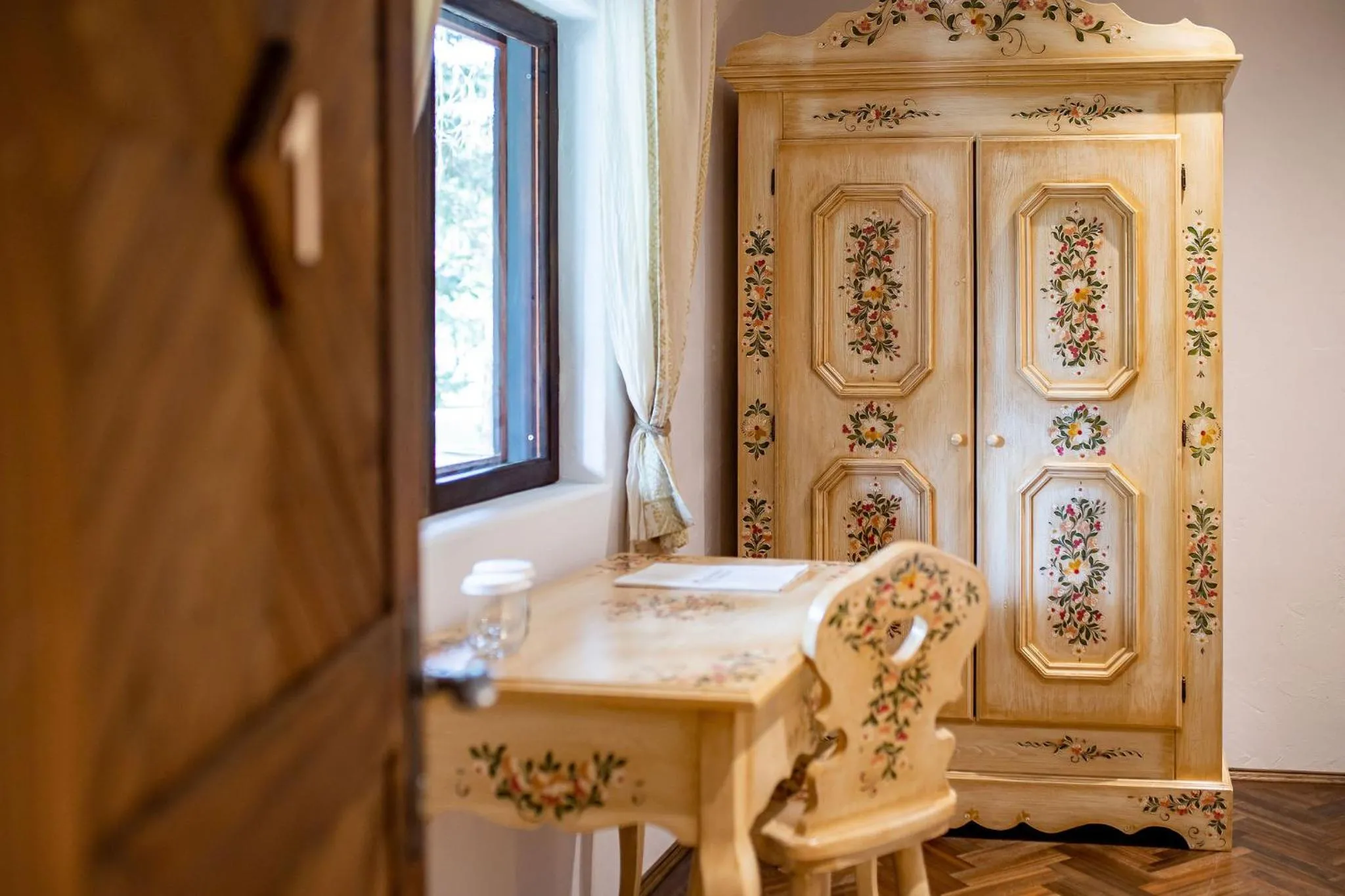 Seating area in Gradina Snagov