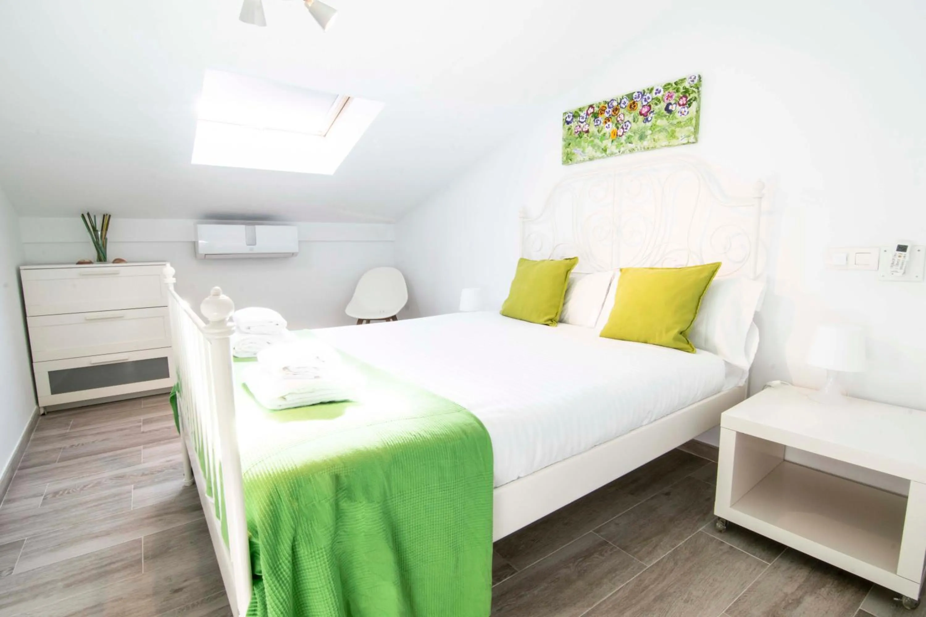 Bedroom in Letmalaga Economy Bishop Orchard