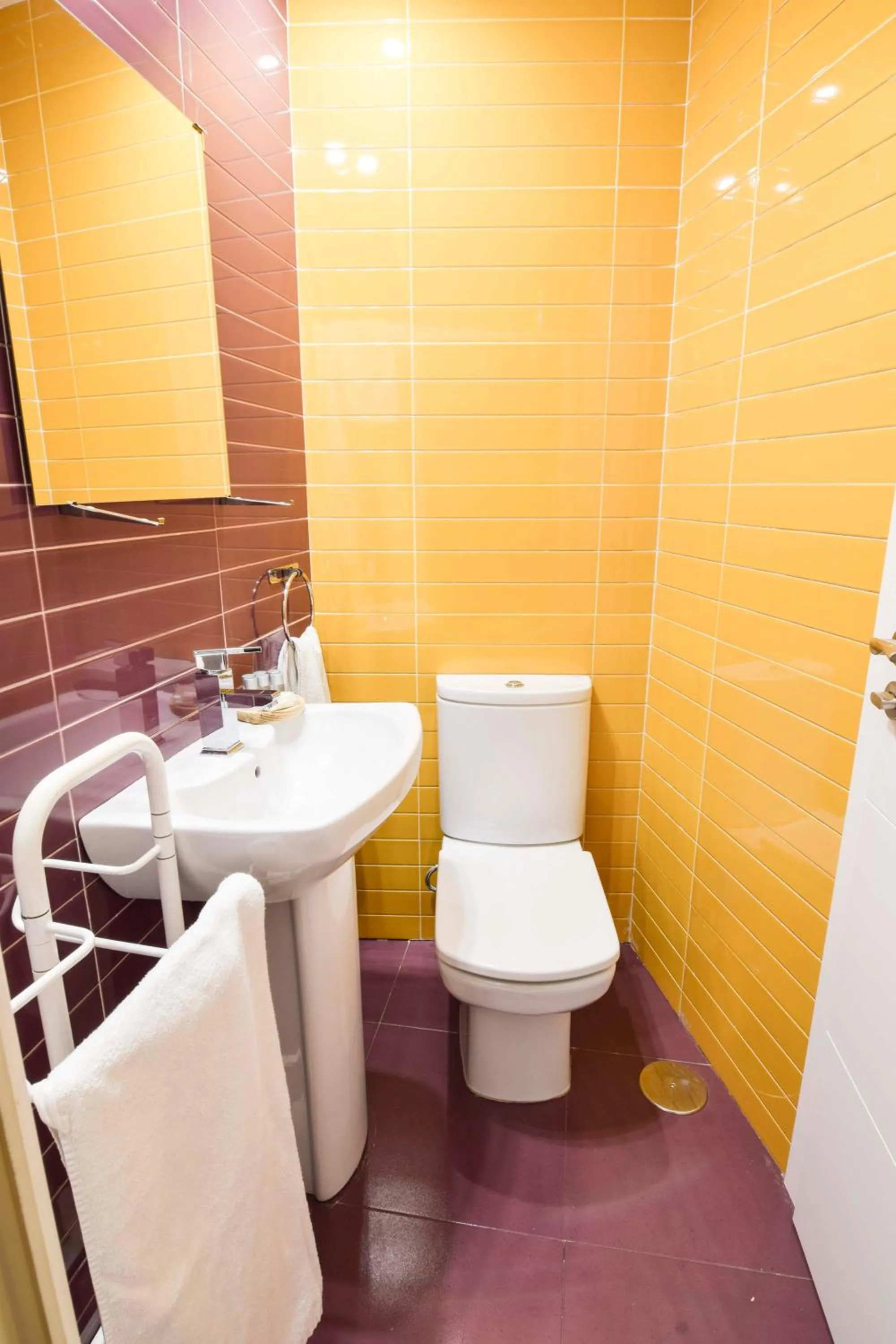 Bathroom in Letmalaga Economy Bishop Orchard