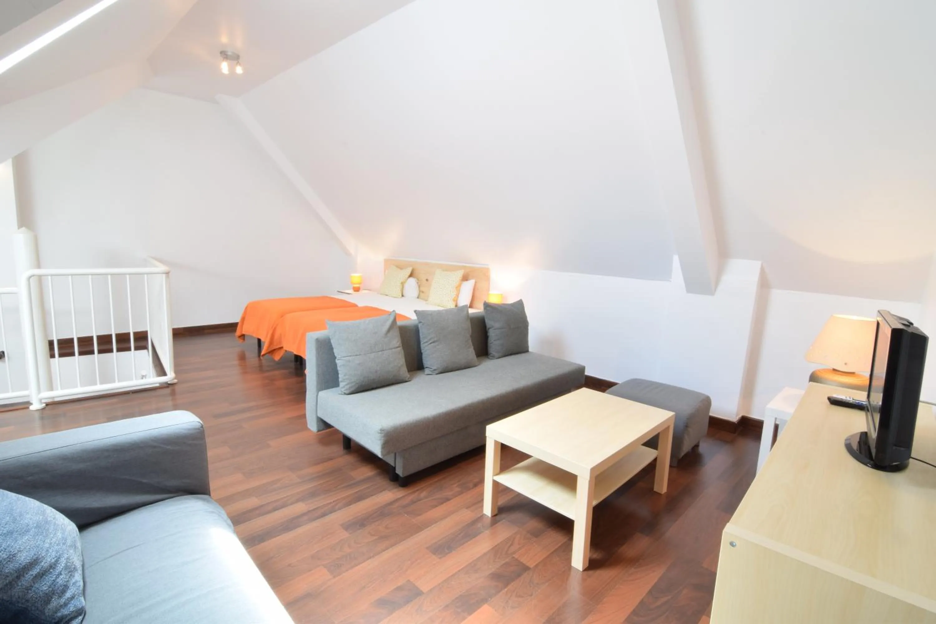 Photo of the whole room in Letmalaga Economy Bishop Orchard