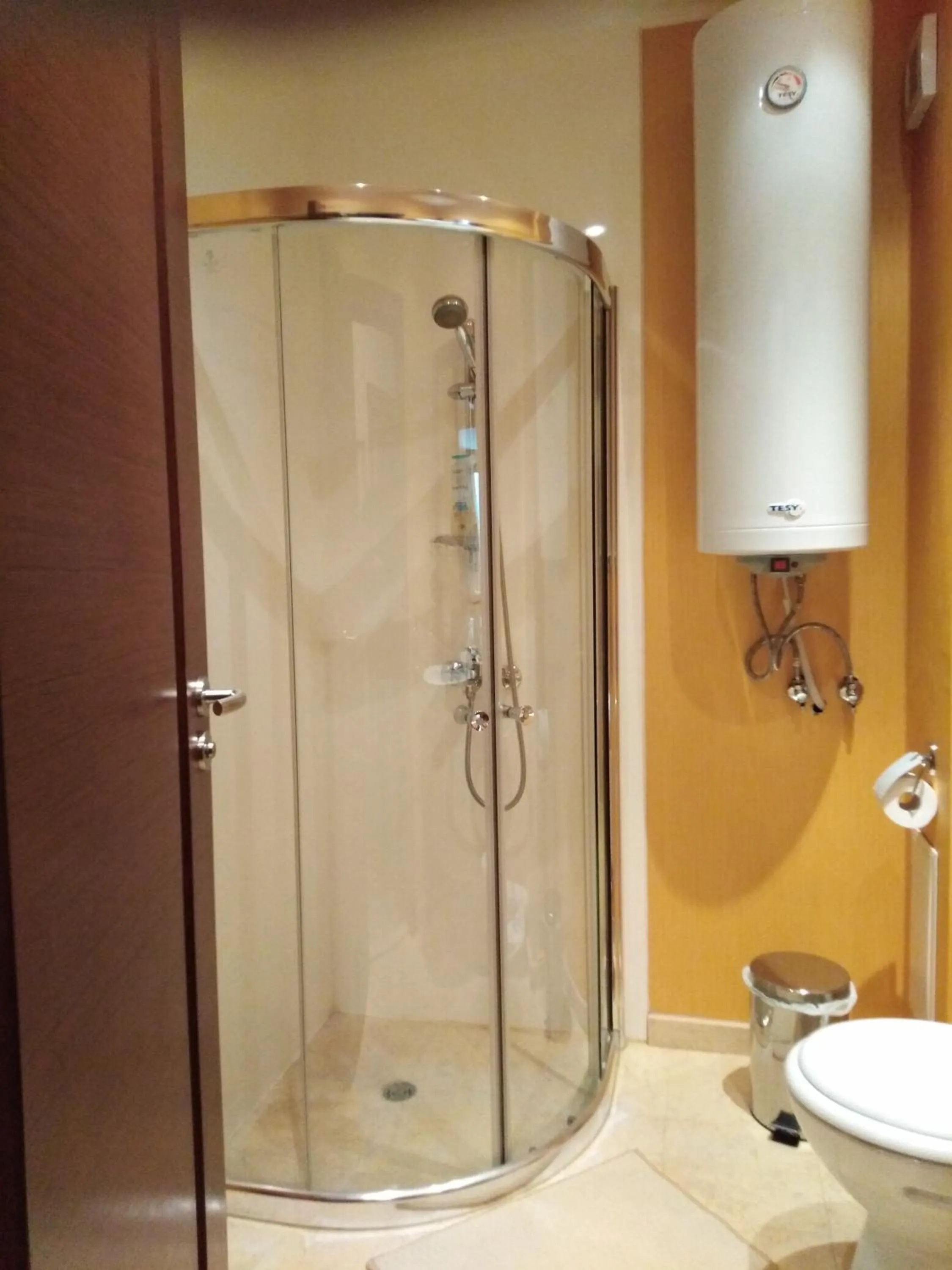 Shower in Sea View Rental Iglika Apartments