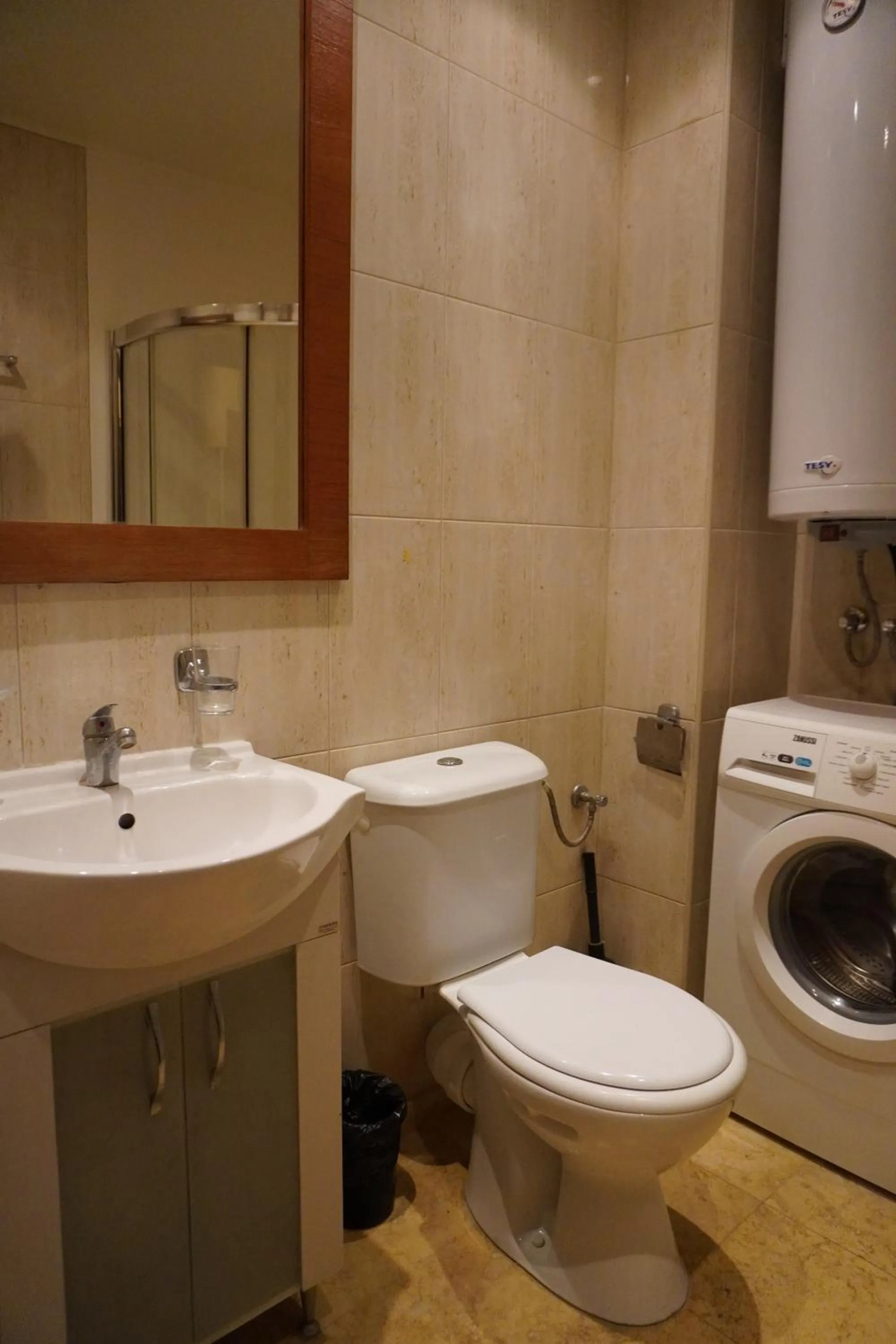 Toilet in Sea View Rental Iglika Apartments