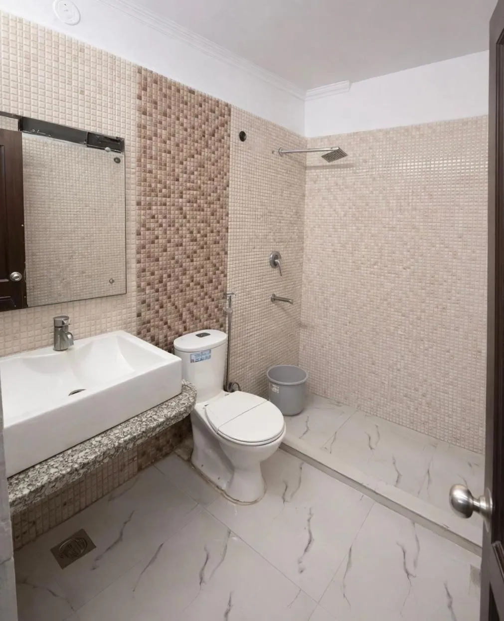 Bathroom in Hotel Radiance, Karol Bagh, New Delhi