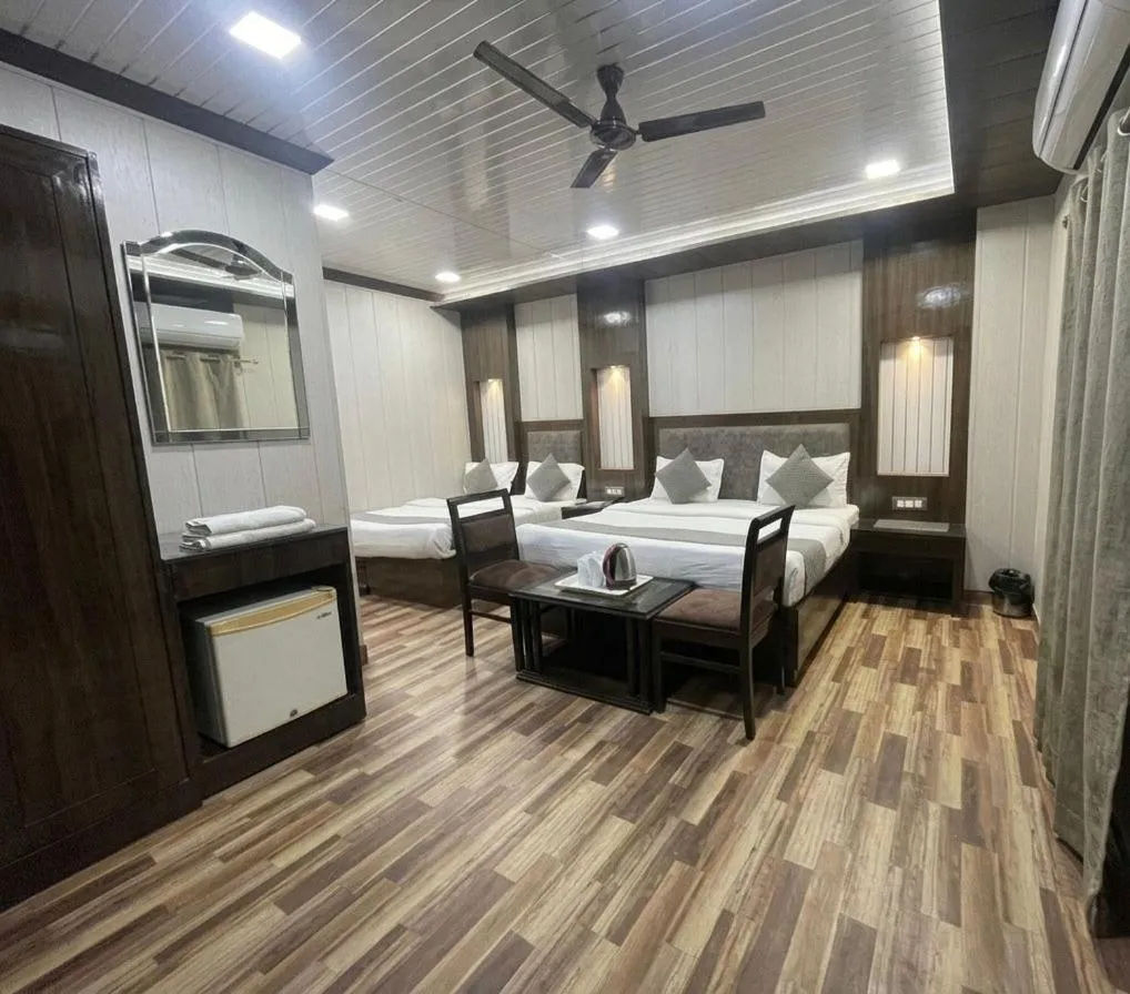 Bed in Hotel Radiance, Karol Bagh, New Delhi