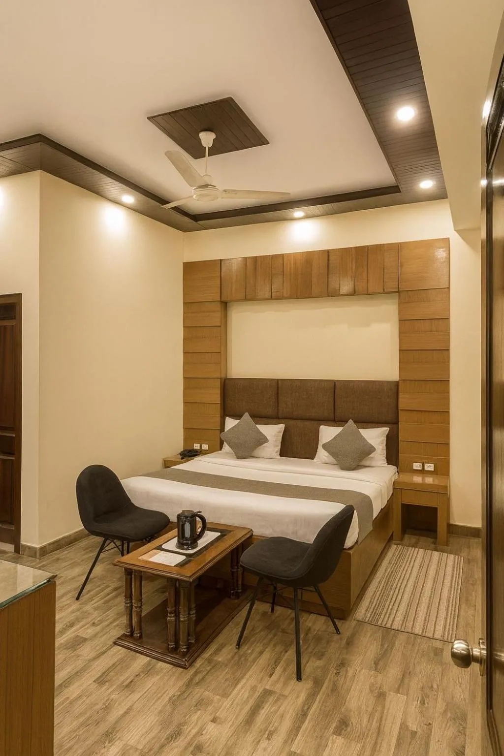 Bedroom, Bed in Hotel Radiance, Karol Bagh, New Delhi