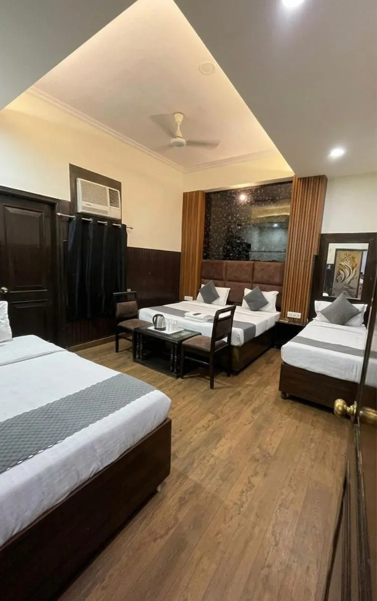 Bed in Hotel Radiance, Karol Bagh, New Delhi