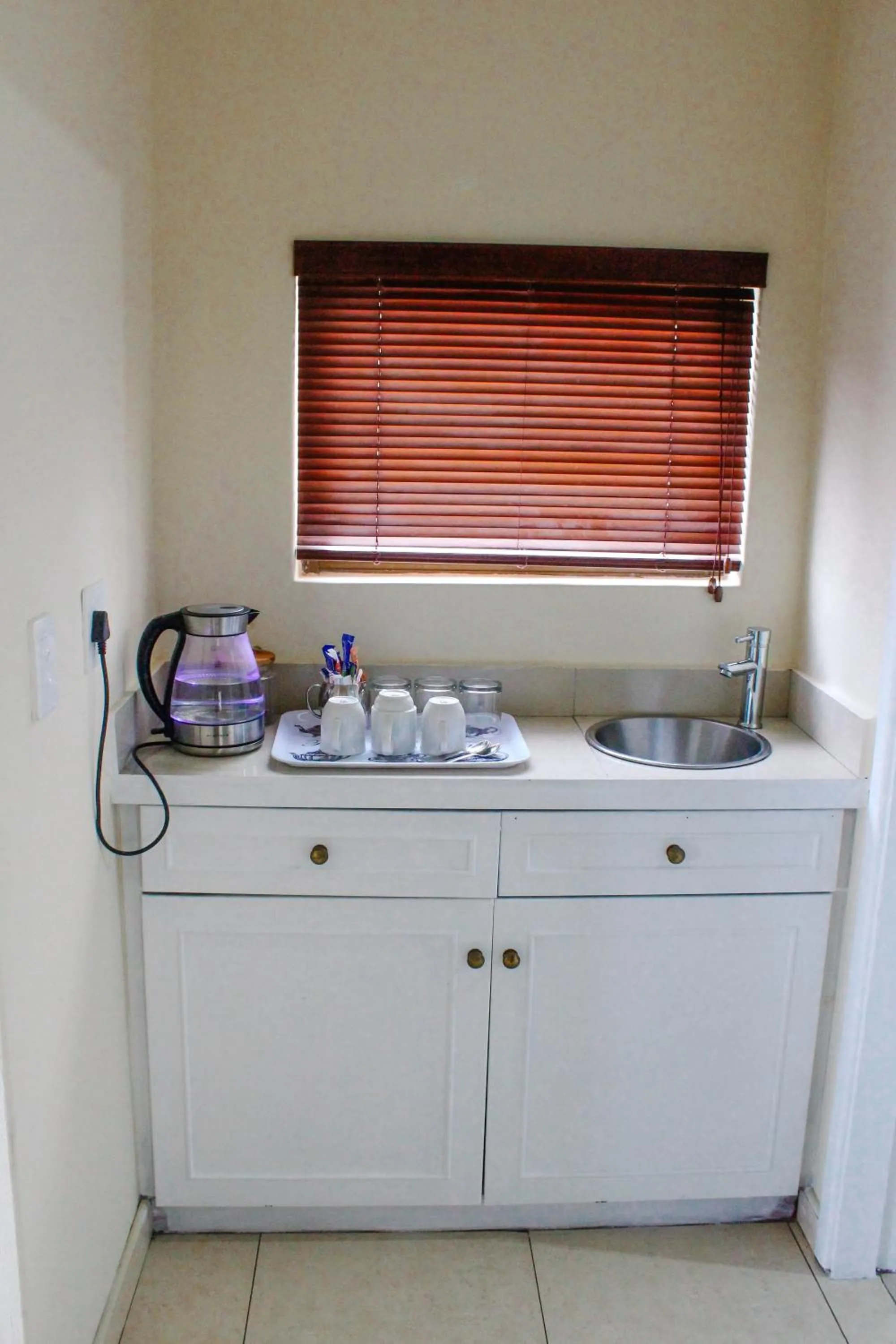 Kitchen or kitchenette in La Dolce Vita Umhlanga Guesthouse