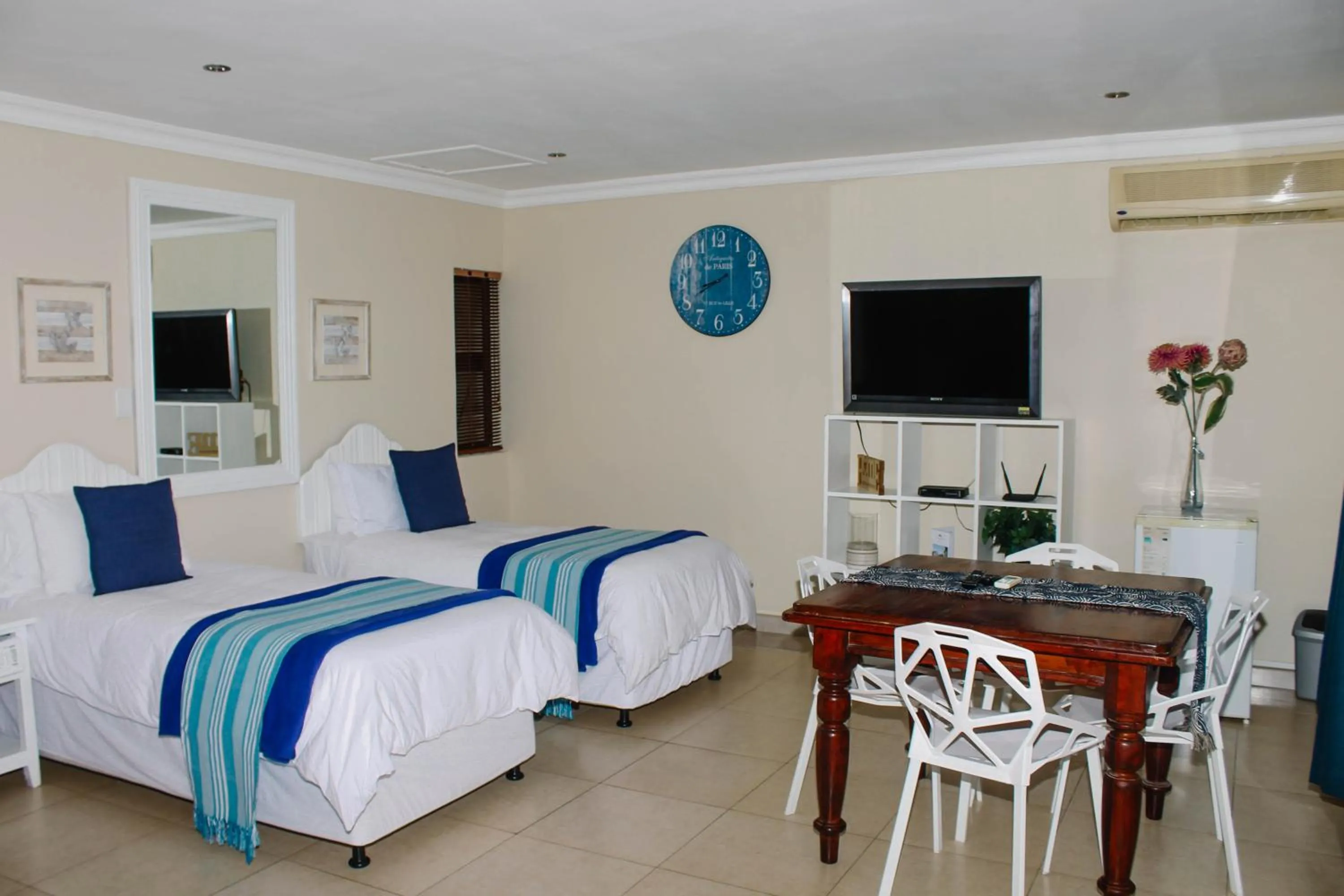 Photo of the whole room, Bed in La Dolce Vita Umhlanga Guesthouse