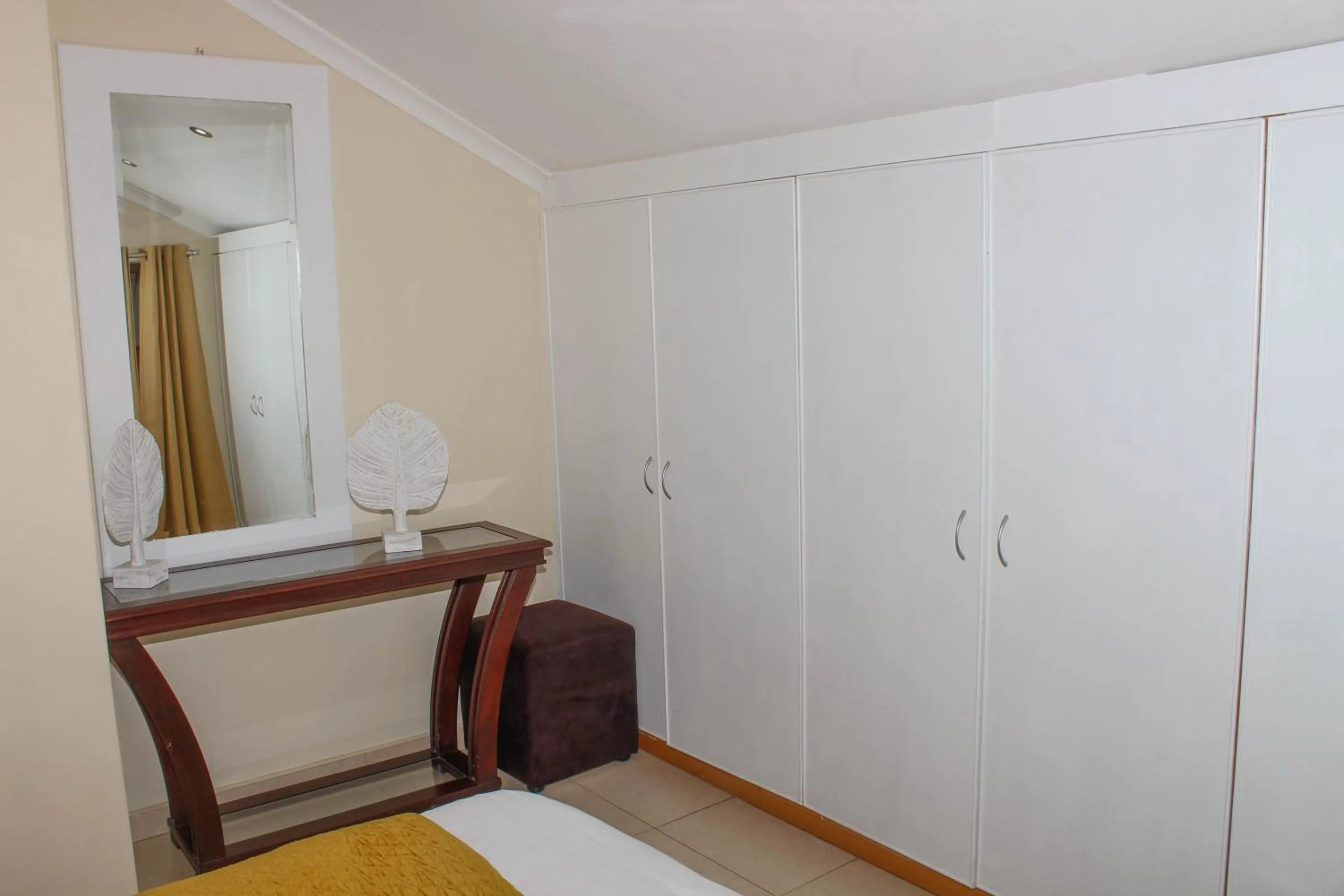 wardrobe in La Dolce Vita Umhlanga Guesthouse