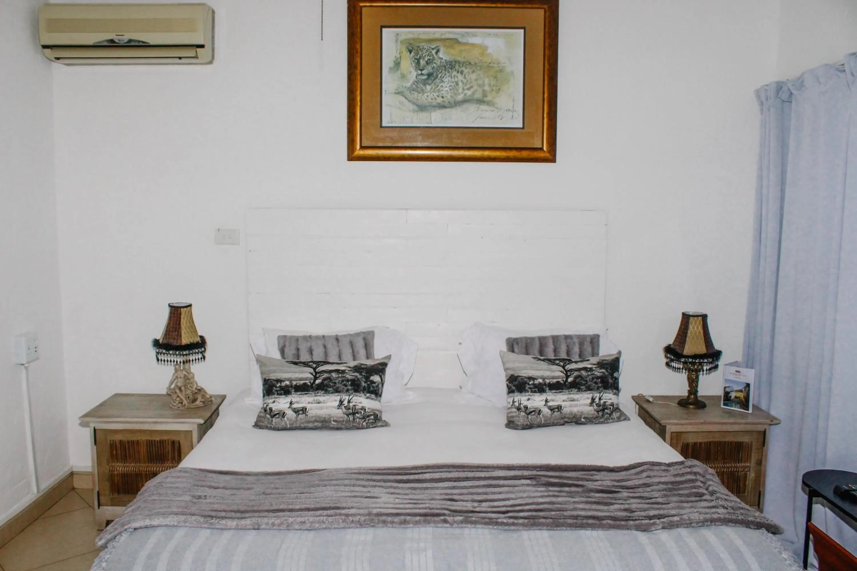 Bedroom, Bed in La Dolce Vita Umhlanga Guesthouse