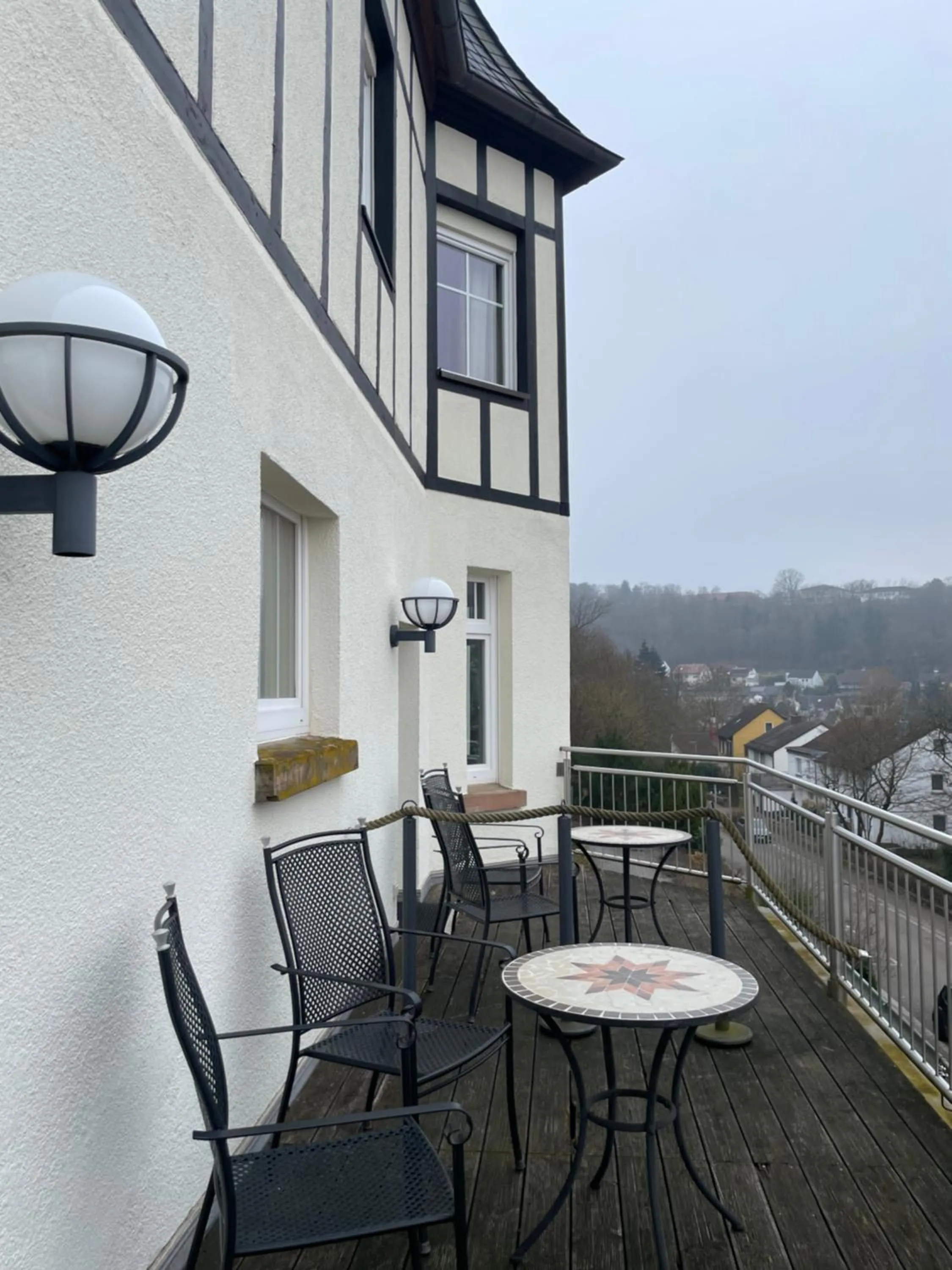 Natural landscape in Villa Waldfrieden - Design trifft Budget