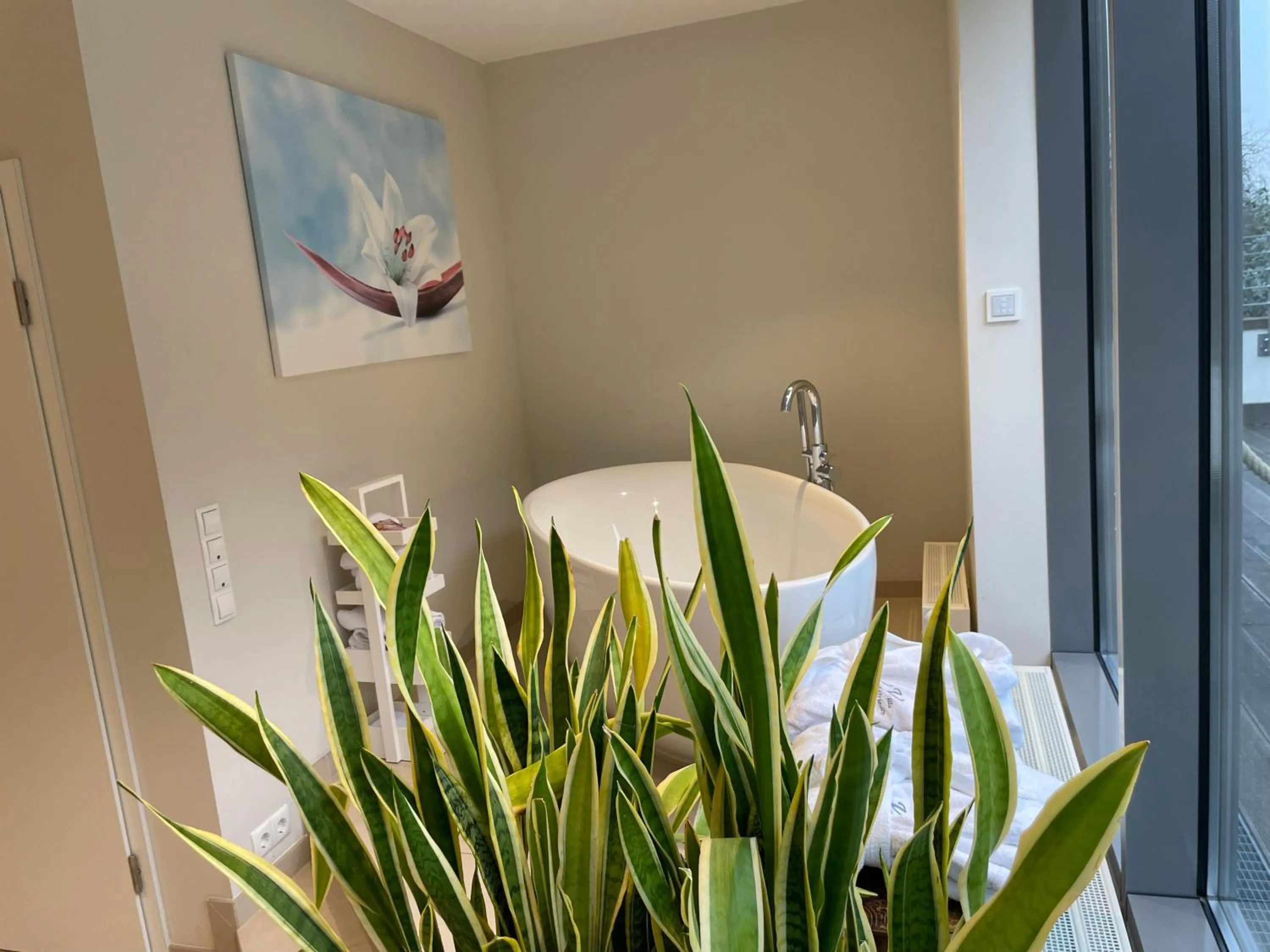 Bath in Villa Waldfrieden - Design trifft Budget