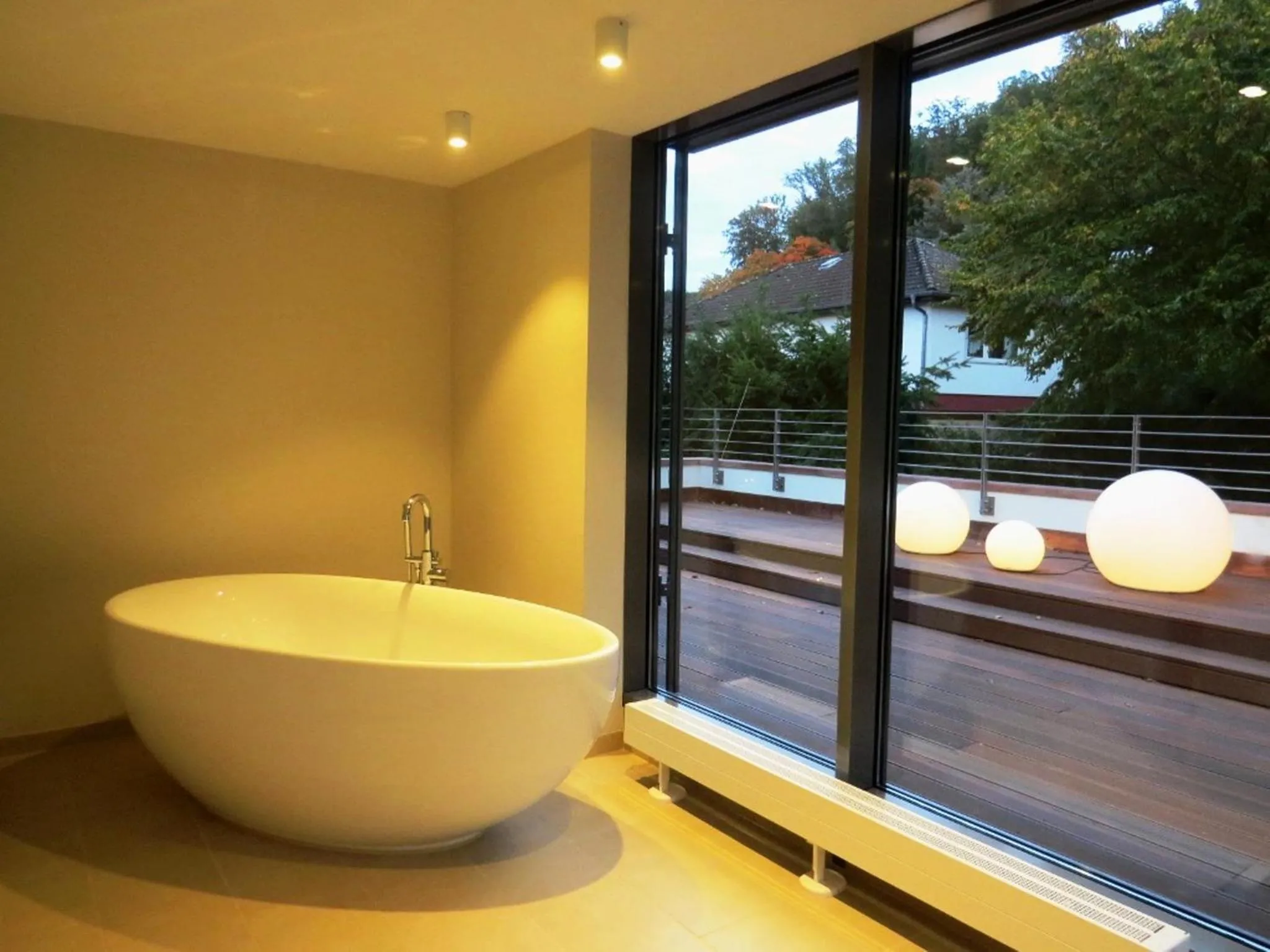 Bathroom in Villa Waldfrieden - Design trifft Budget
