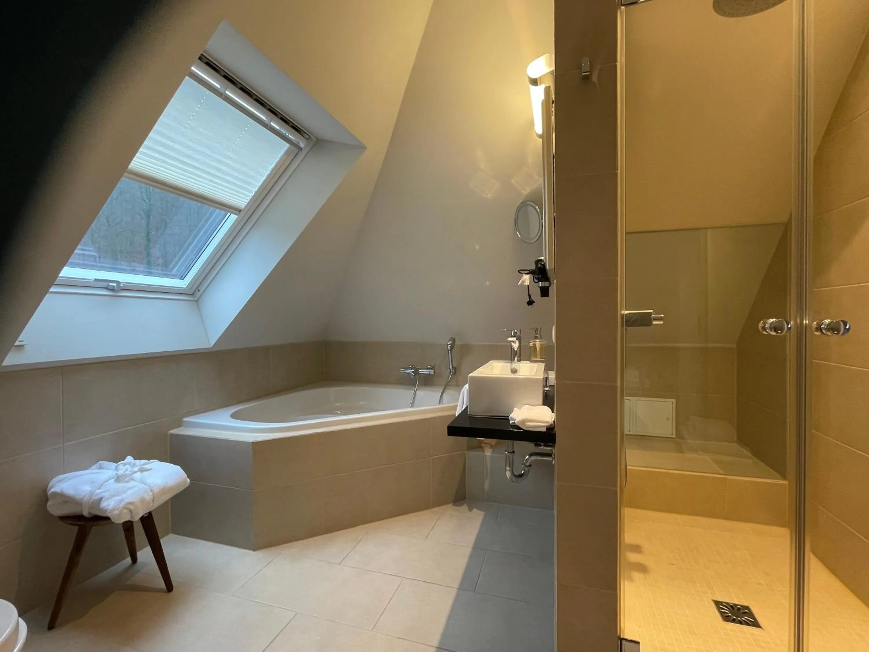 Shower in Villa Waldfrieden - Design trifft Budget