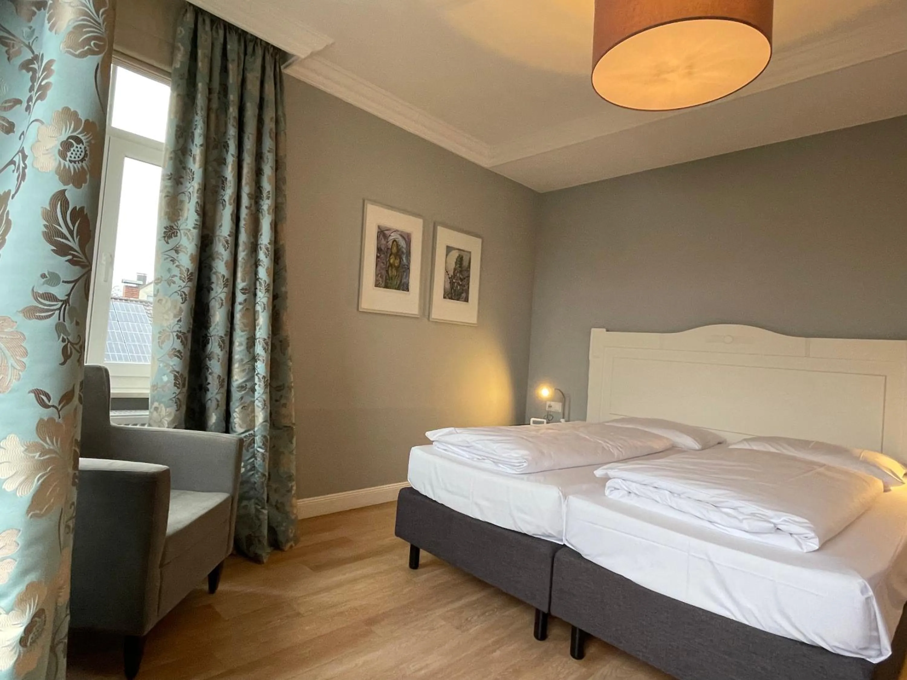 Bed in Villa Waldfrieden - Design trifft Budget