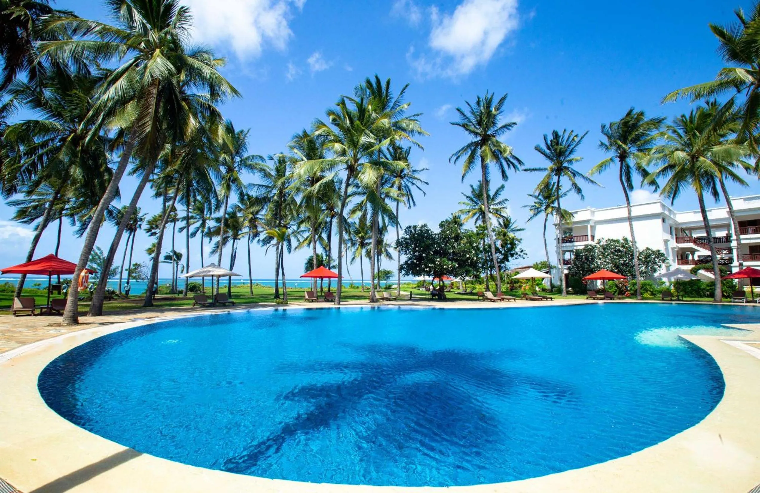 Swimming pool in PrideInn Paradise Beach Resort & Spa Mombasa