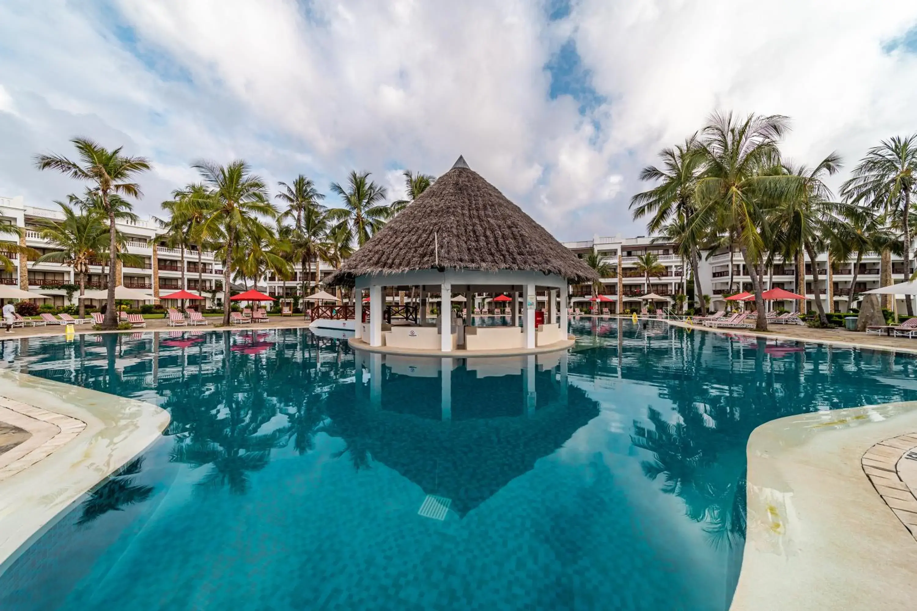 Swimming pool in PrideInn Paradise Beach Resort & Spa Mombasa Swimming pool in PrideInn Paradise Beach Resort & Spa Mombasa