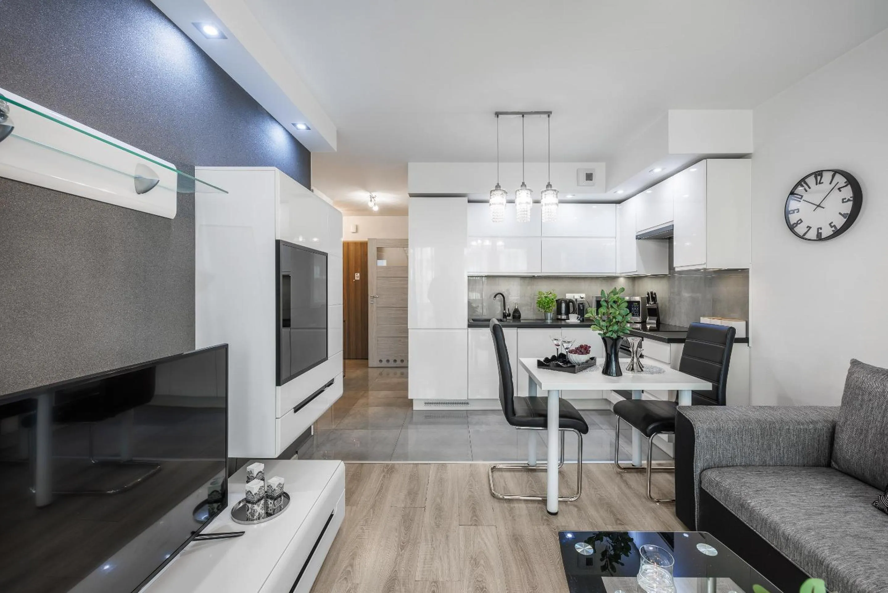 TV and multimedia in Emihouse CityVibe Apartments