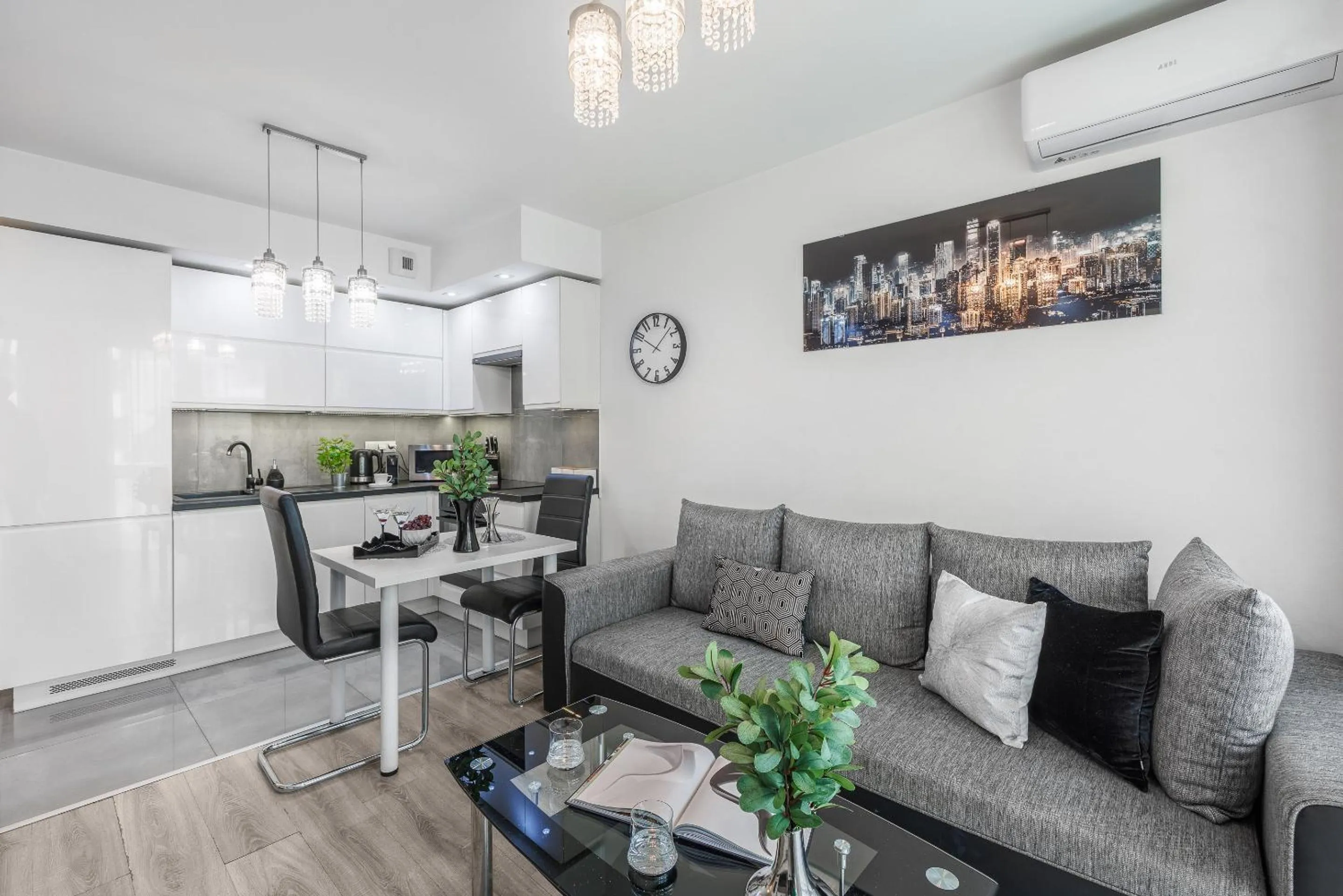 Kitchen or kitchenette in Emihouse CityVibe Apartments