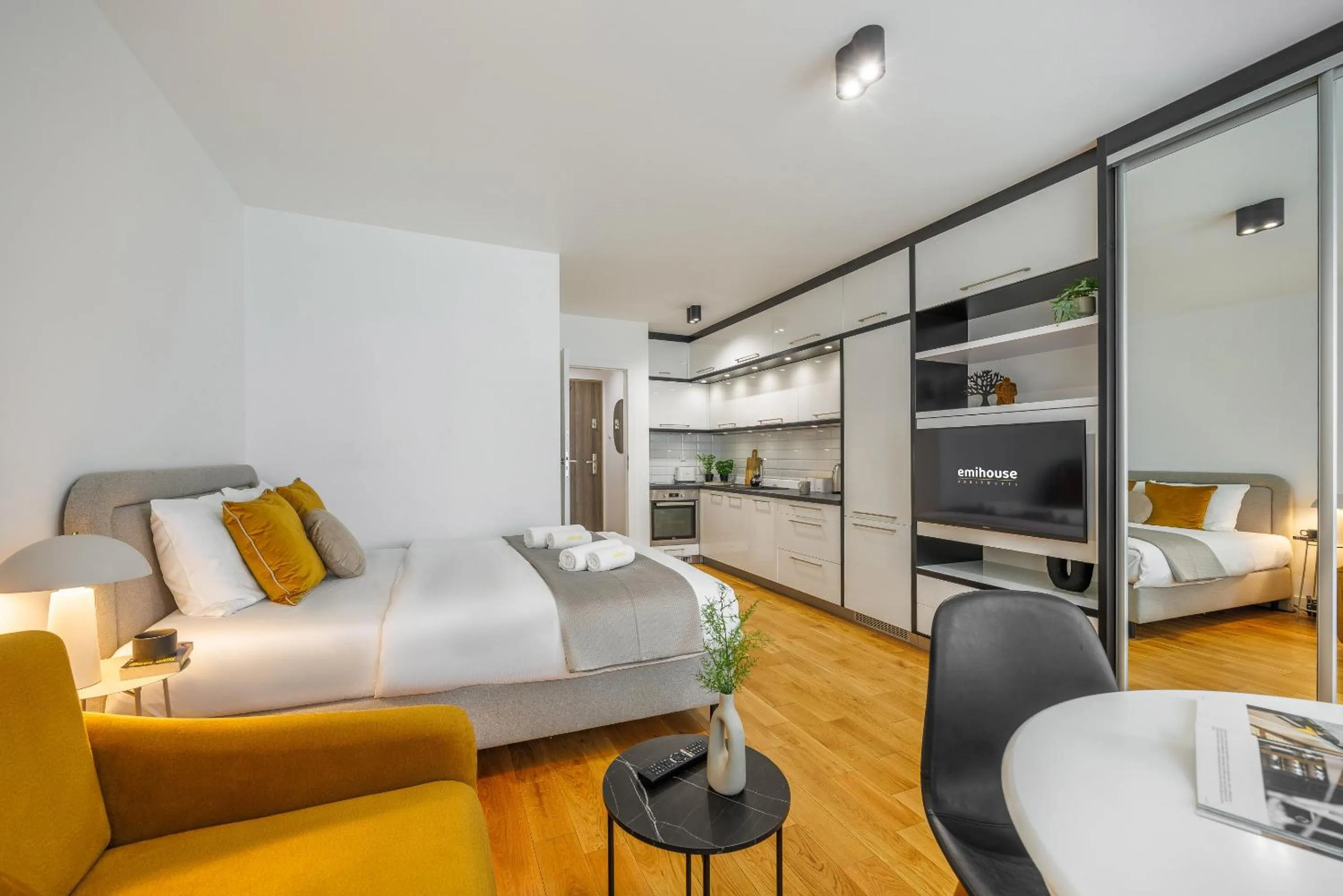 Bed in Emihouse CityVibe Apartments