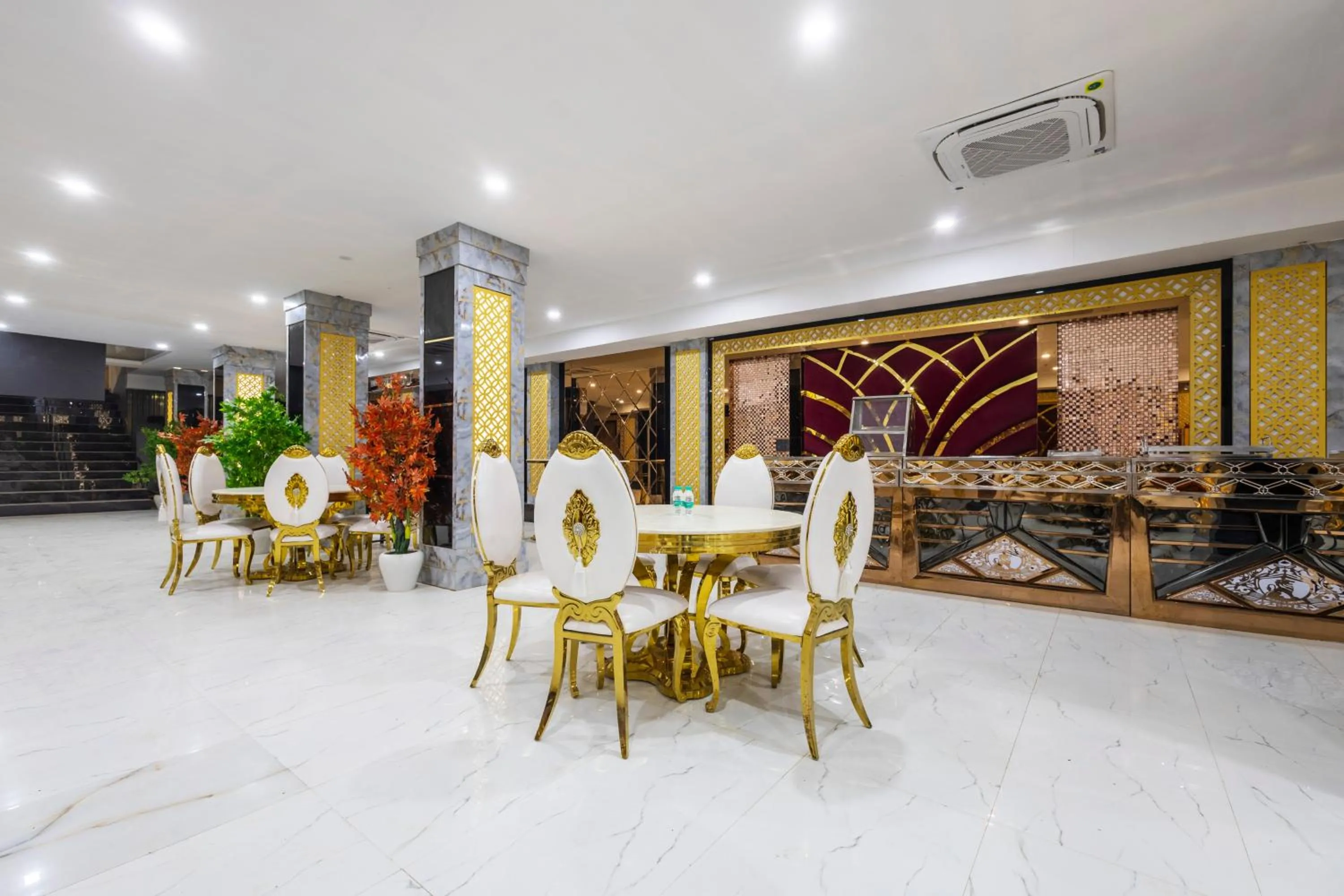 Restaurant/places to eat in Treebo Accent Park Hotel And Banquet