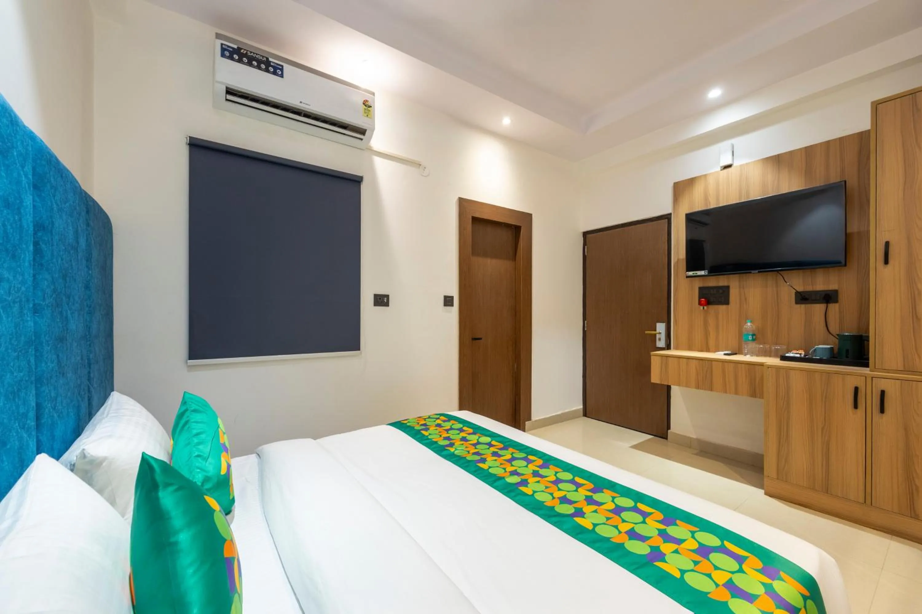 Bedroom, Bed in Treebo Accent Park Hotel And Banquet