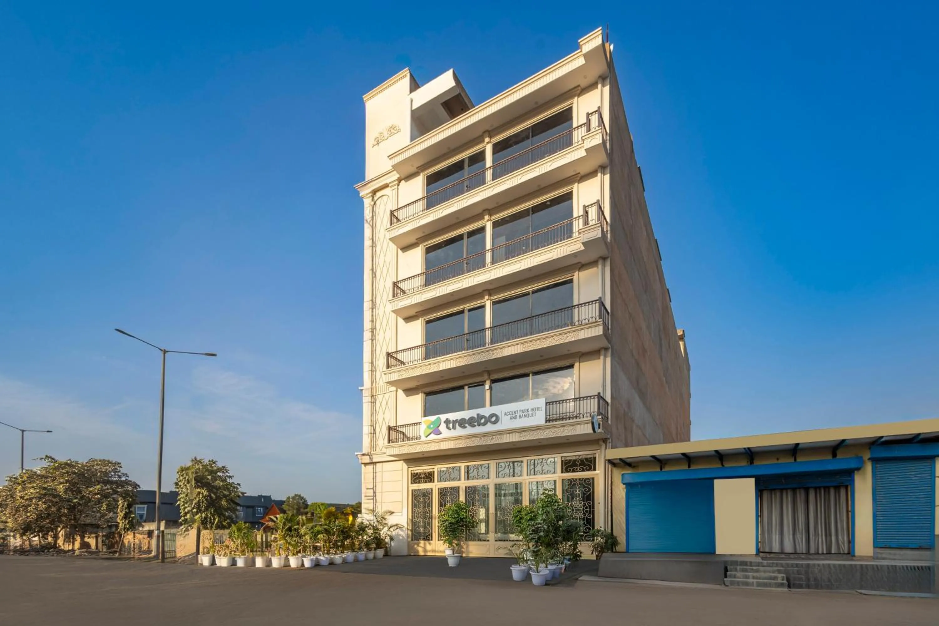 Property building in Treebo Accent Park Hotel And Banquet