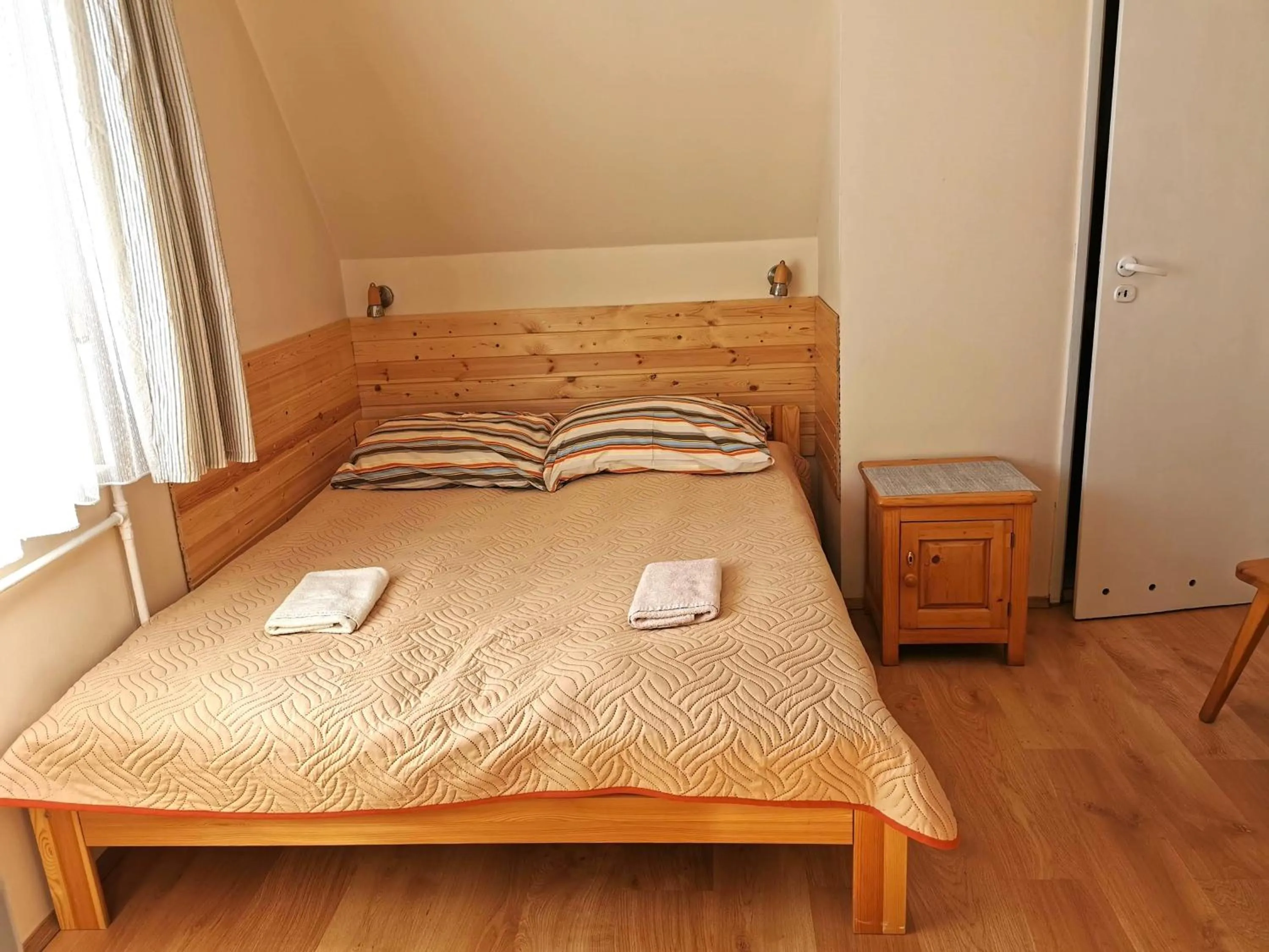 Bed in Willa Senator