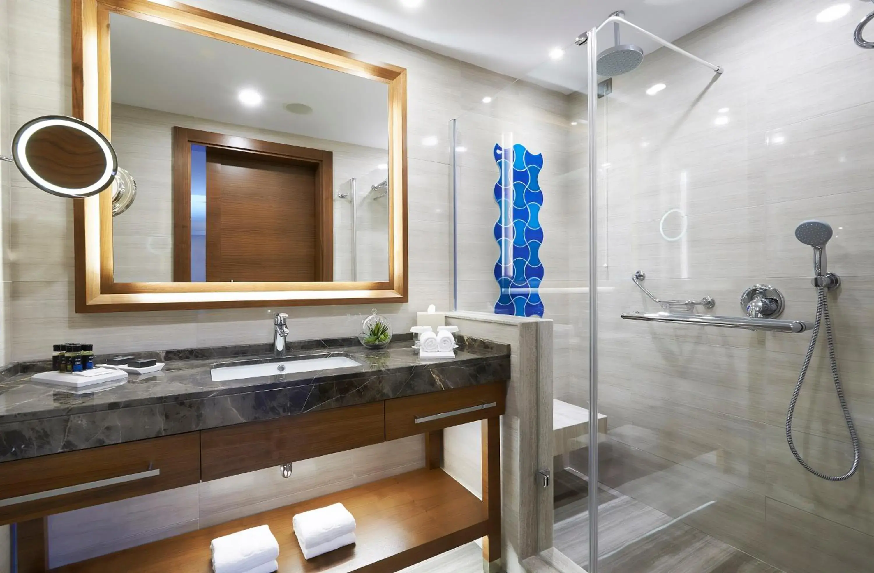 Superior Twin Room with Mountain View in Divan Mersin Superior Twin Room with Mountain View in Divan Mersin