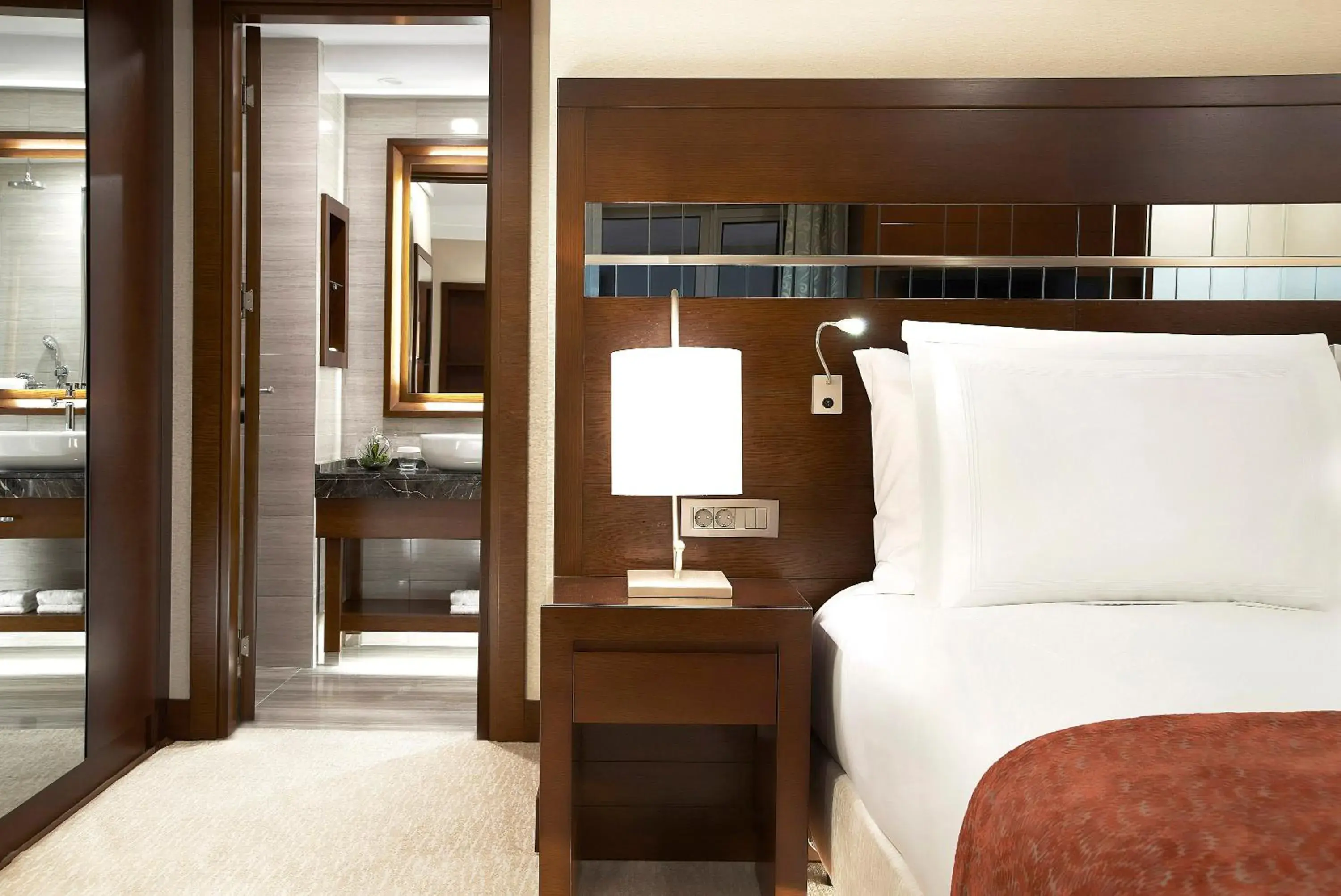 Photo of the whole room, Bed in Divan Mersin Photo of the whole room, Bed in Divan Mersin