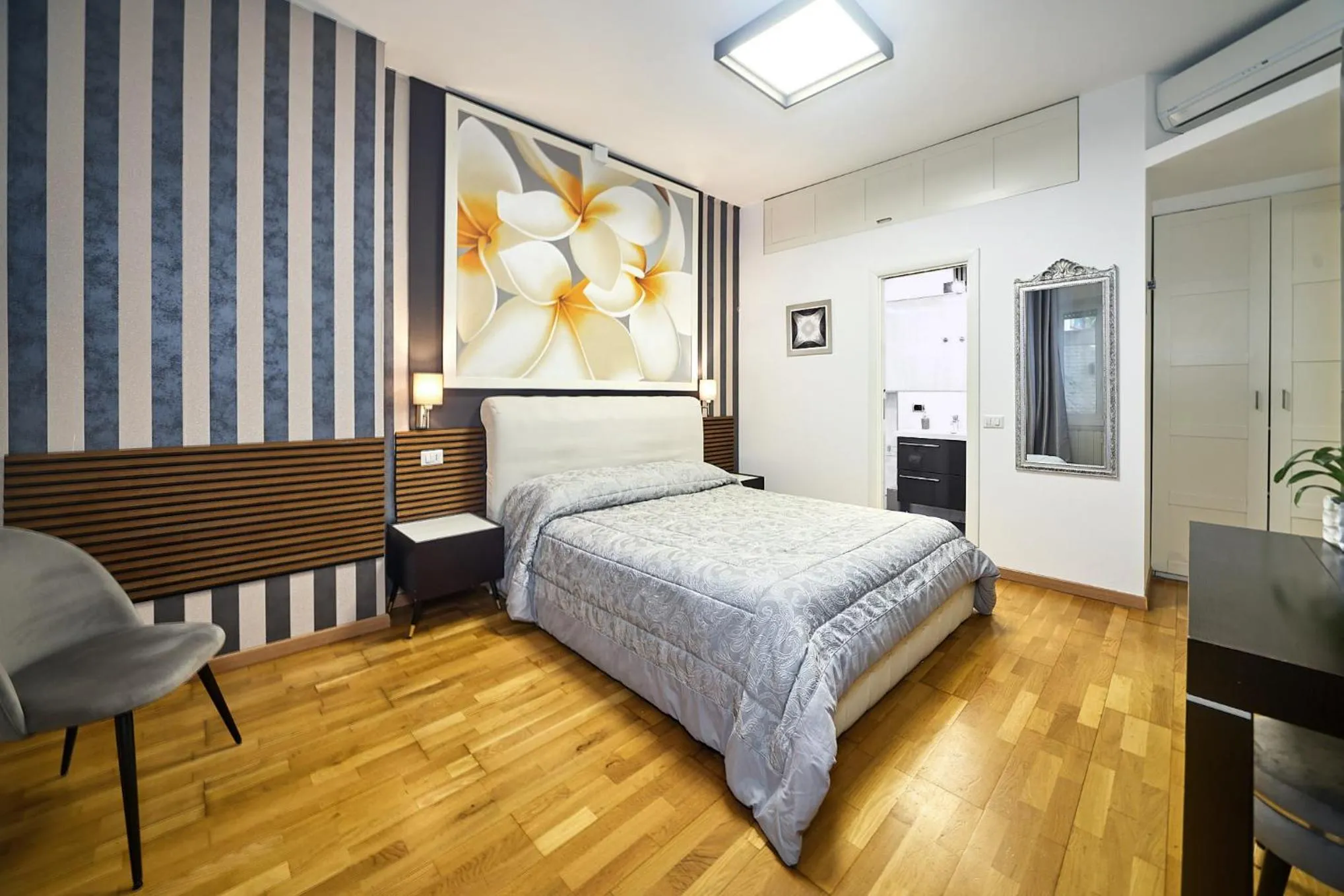 Bed in Astoria Golden House