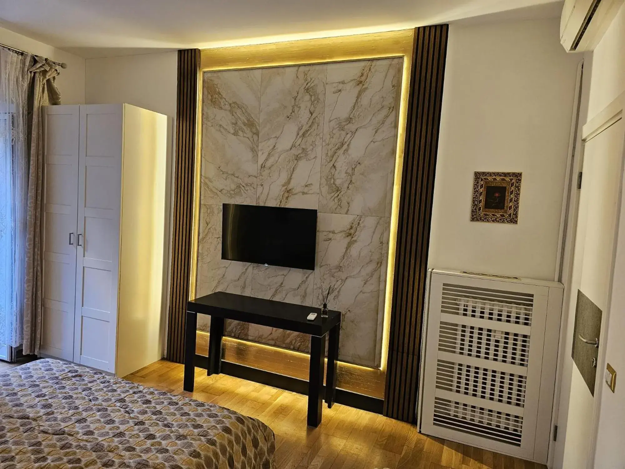 Comfort Triple Room with Shower - single occupancy in Astoria Golden House Comfort Triple Room with Shower - single occupancy in Astoria Golden House