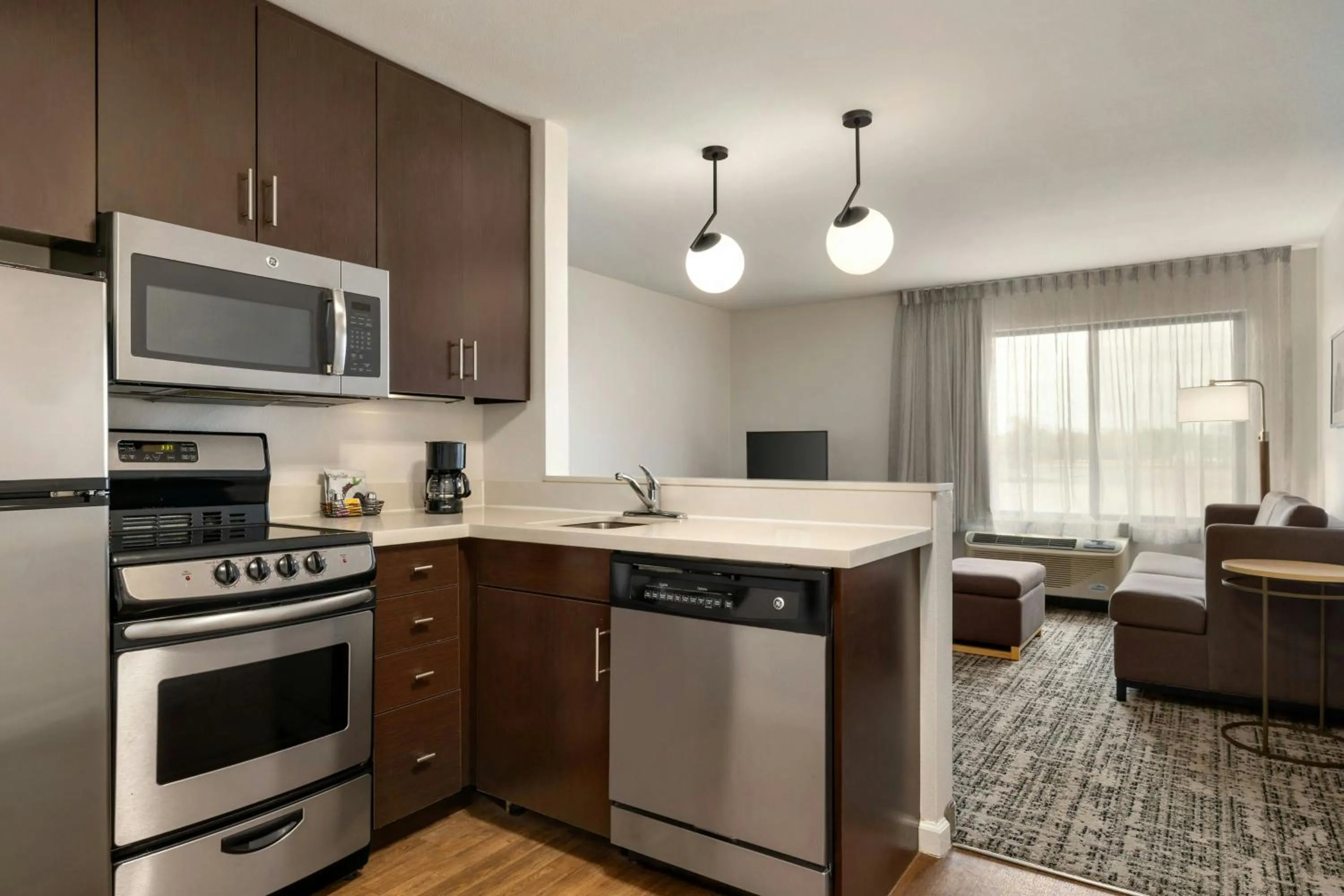 Kitchen or kitchenette in TownePlace Suites by Marriott Alexandria