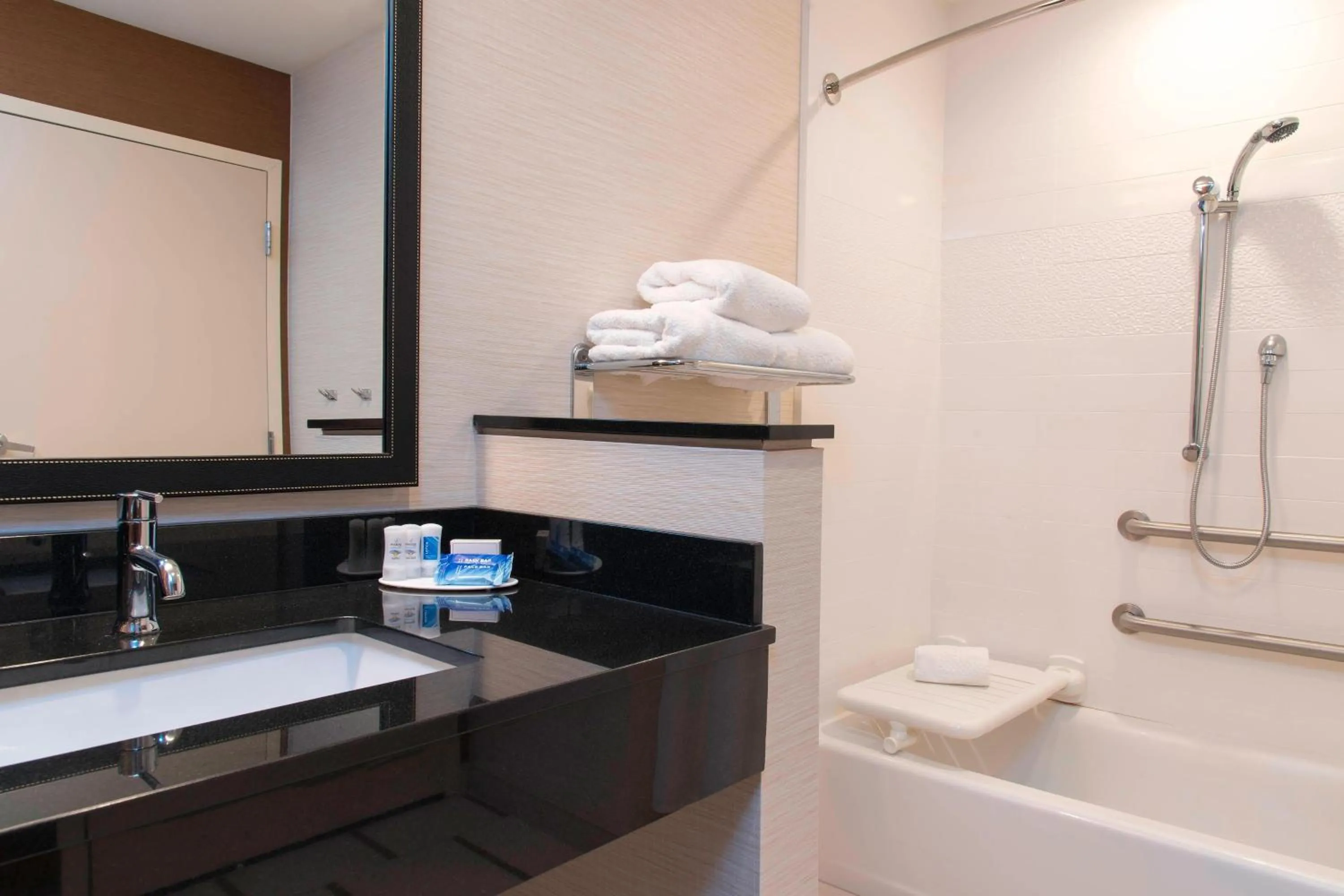 Bathroom in Fairfield Inn & Suites by Marriott Jackson Clinton