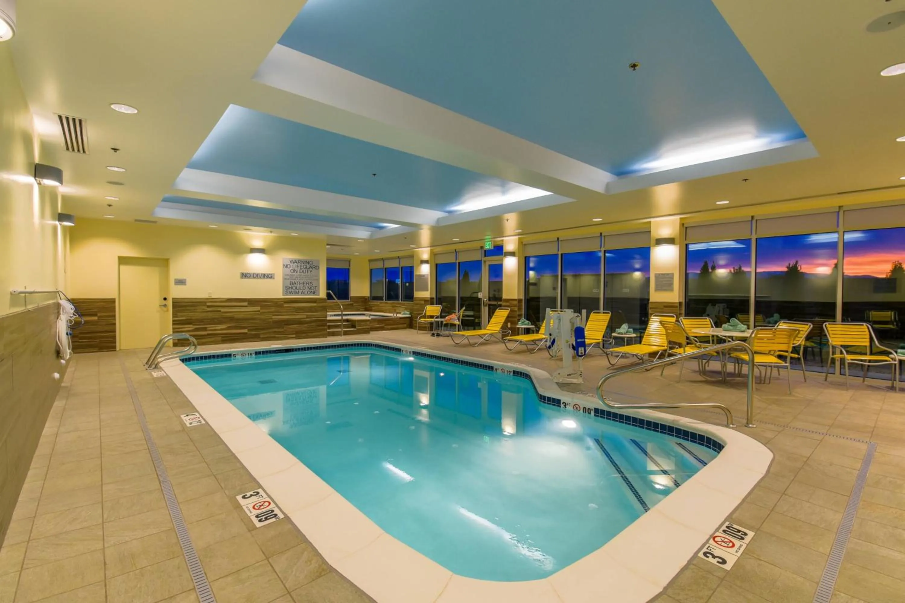 Swimming pool in Fairfield Inn & Suites by Marriott Provo Orem