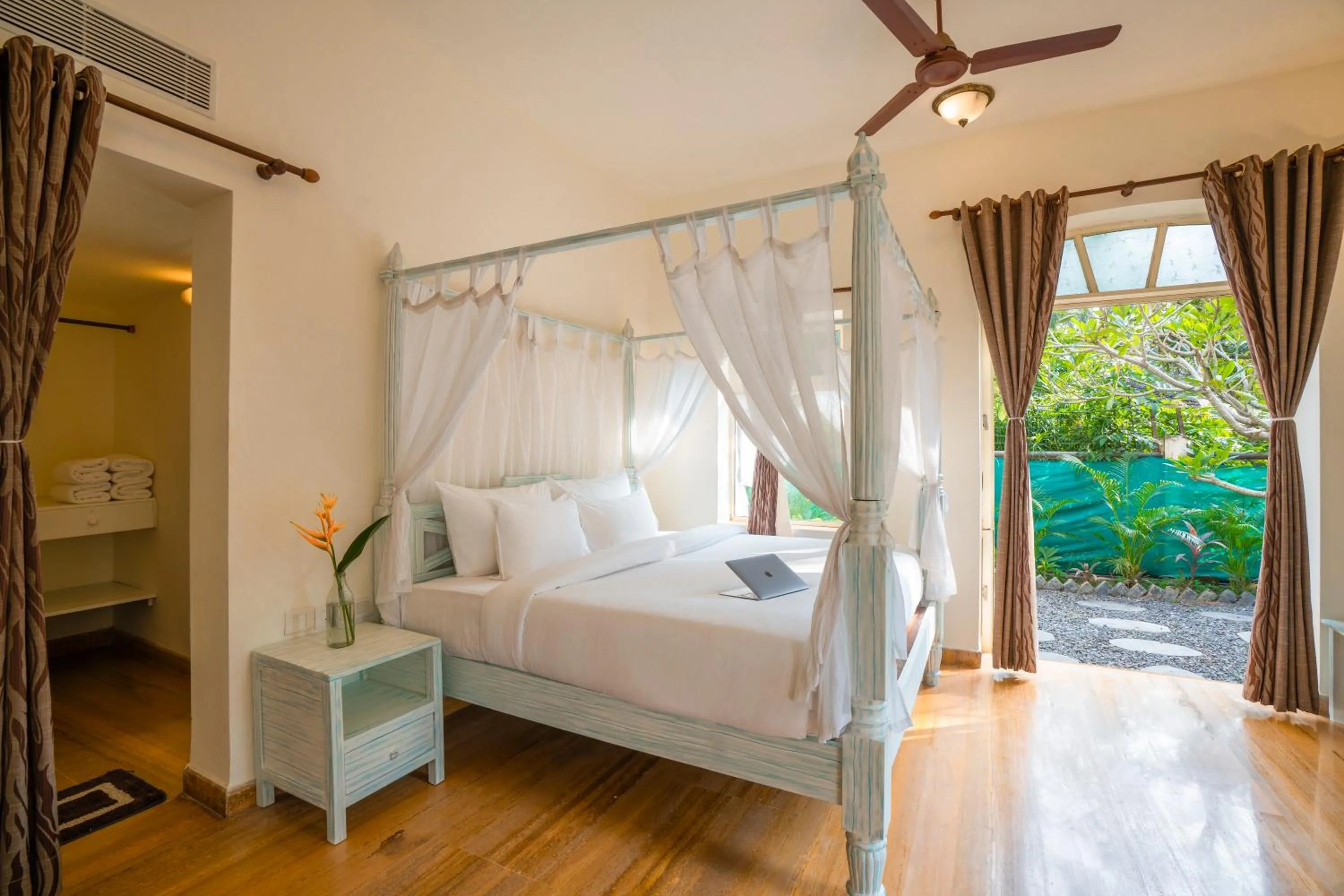 Bedroom, Bed in Moustache Goa Luxuria