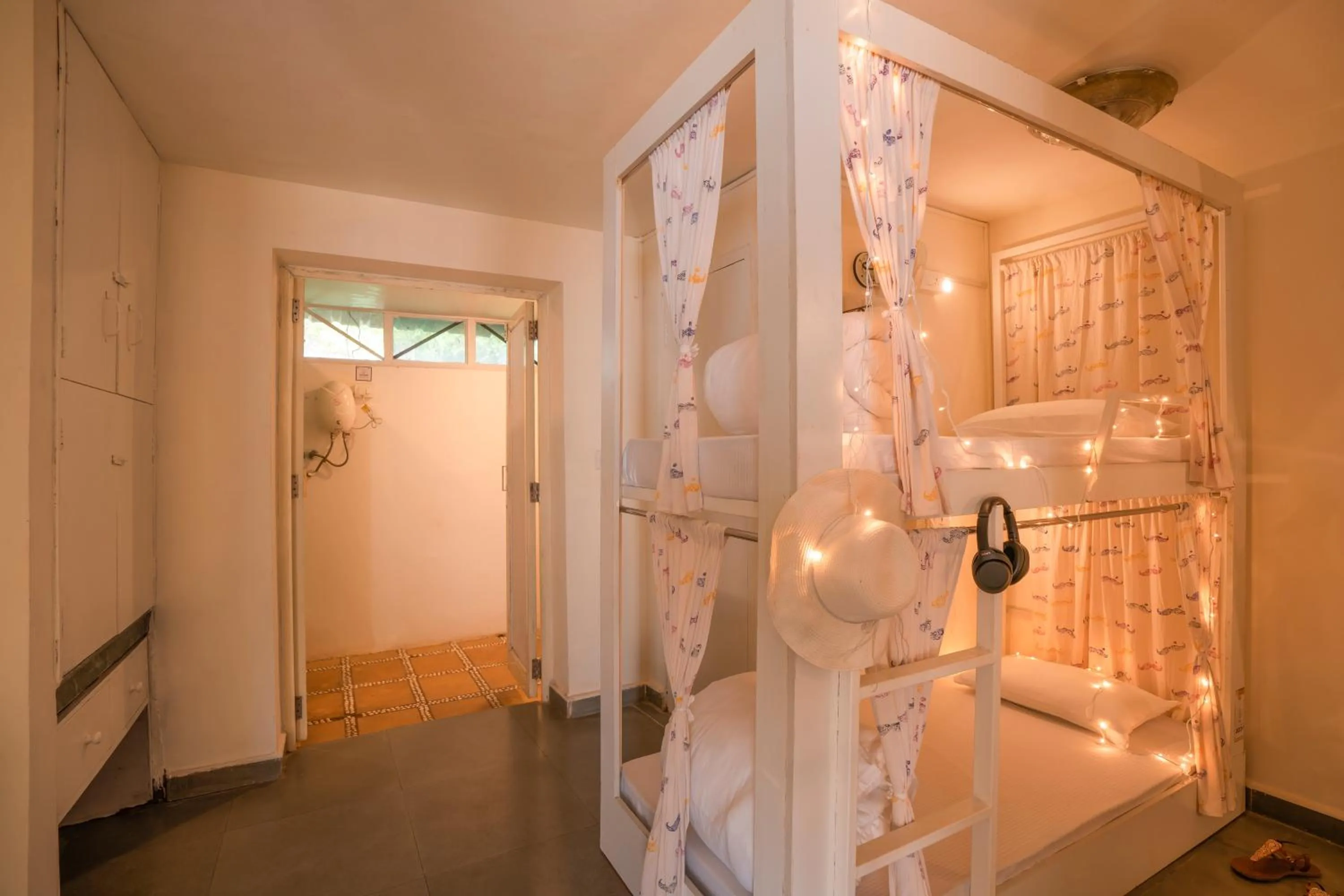 bunk bed in Moustache Goa Luxuria