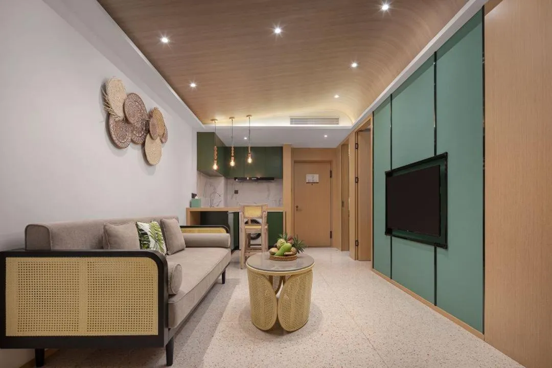 Wanda Yi, Suite Xishuangbanna