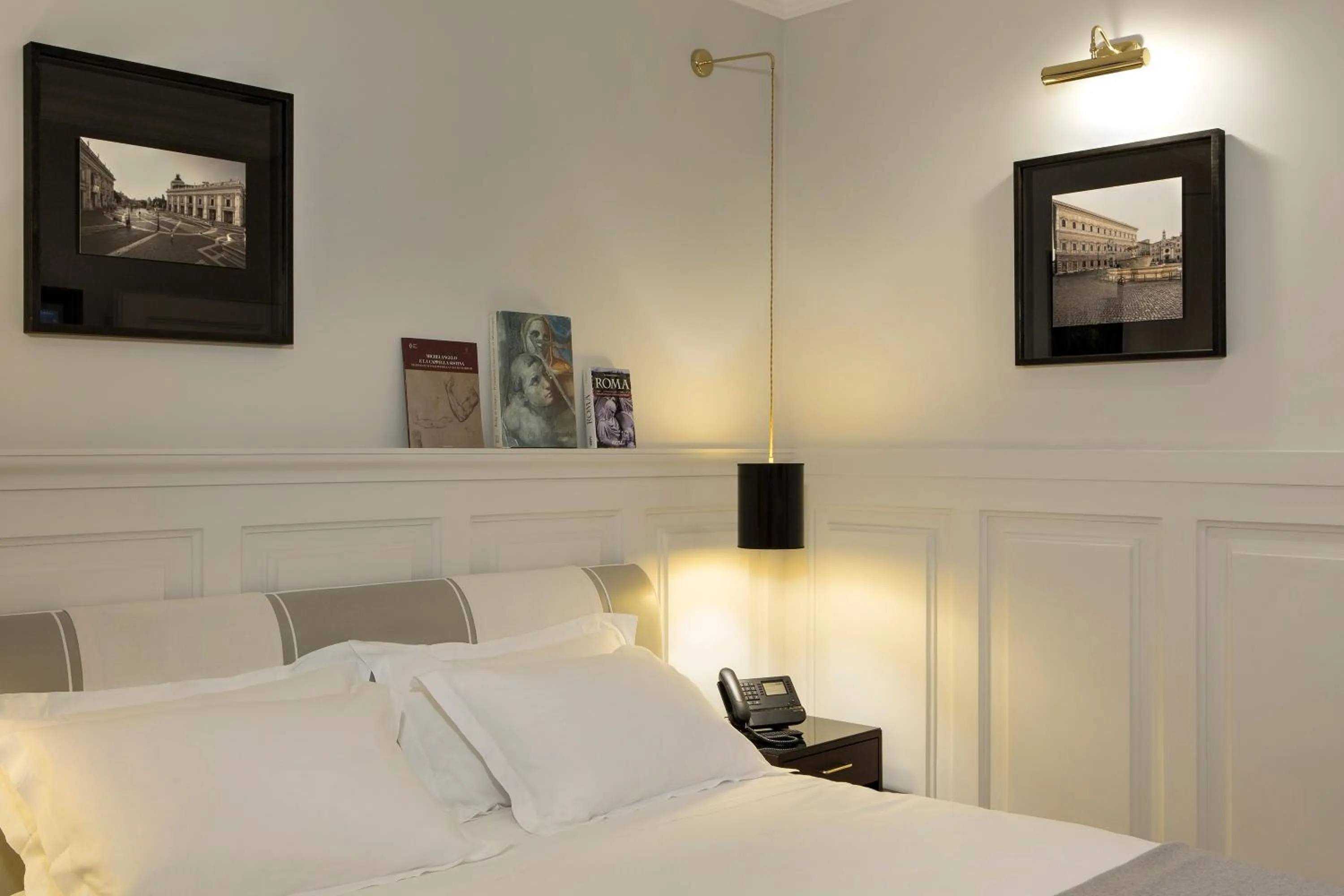 Decorative detail, Bed in Le case di Andrea - Roof Suite Rome