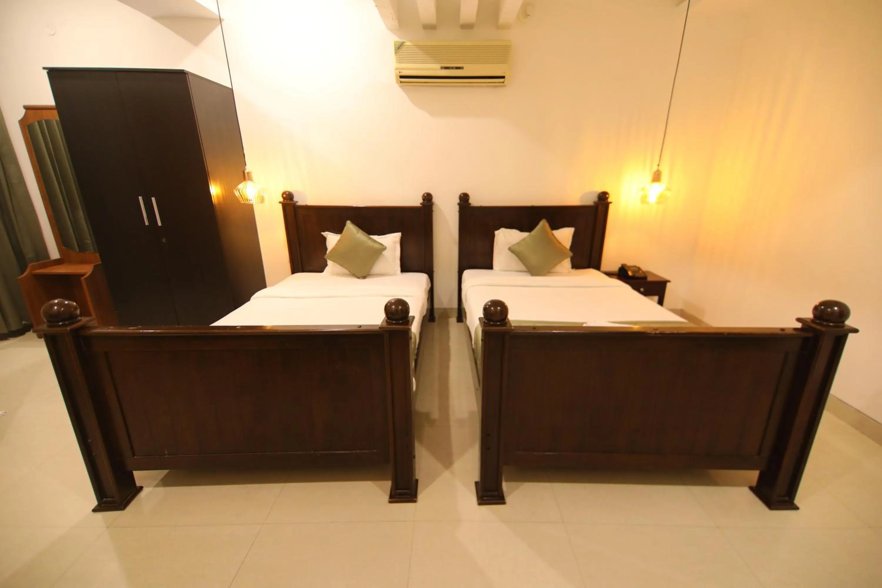 Bed in Earth Hotels Domlur