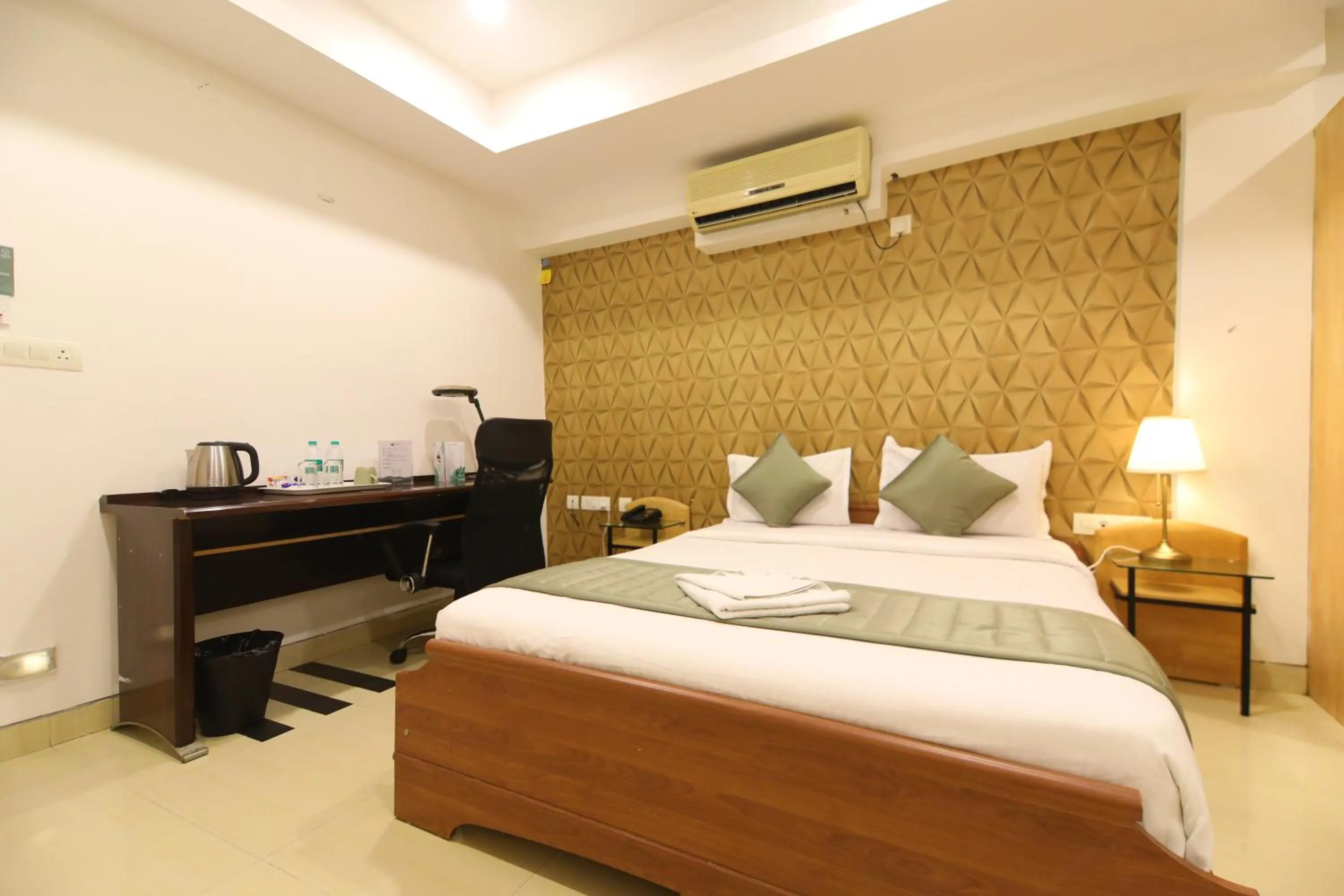 Bed in Earth Hotels Domlur