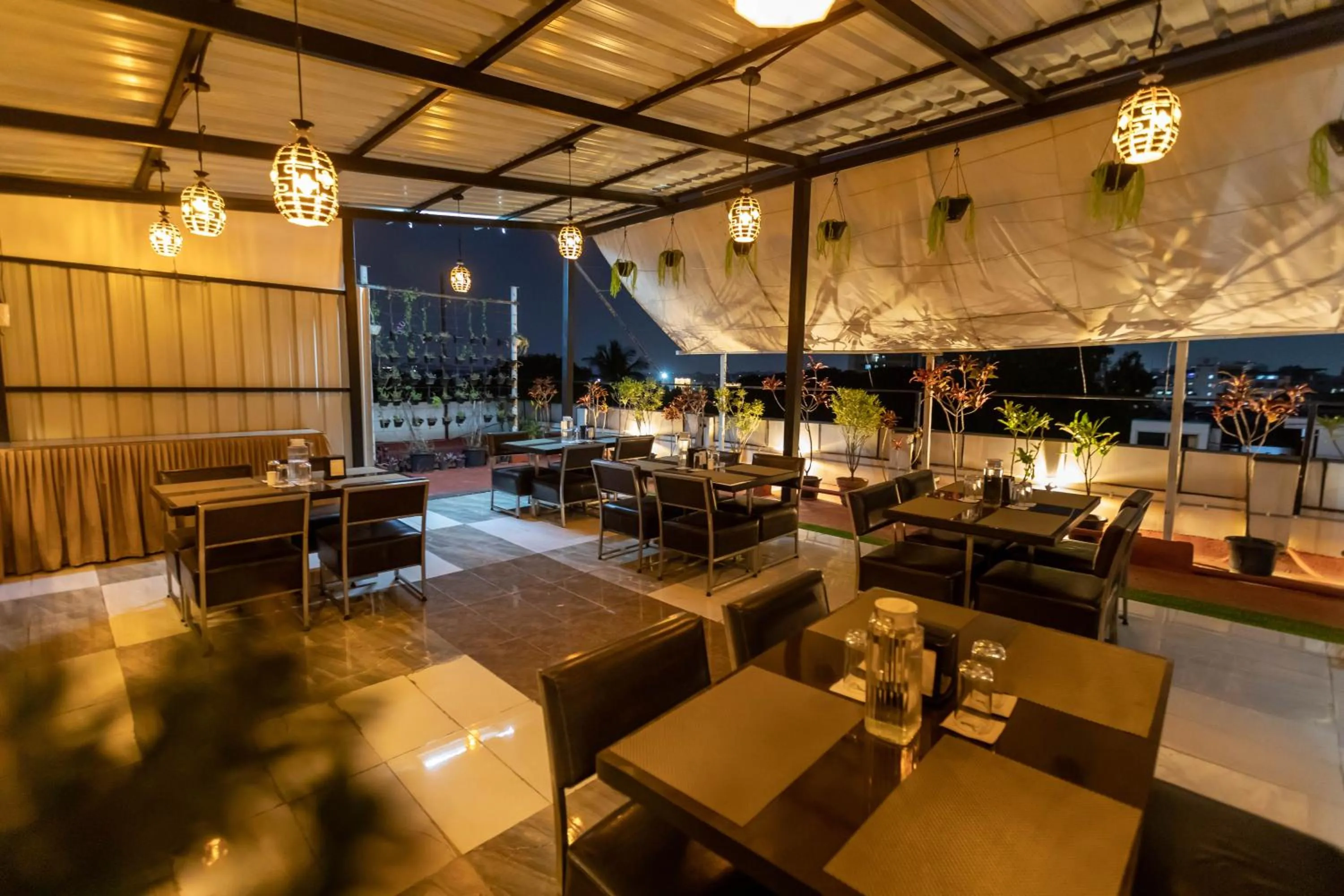 Restaurant/places to eat in Earth Hotels Domlur